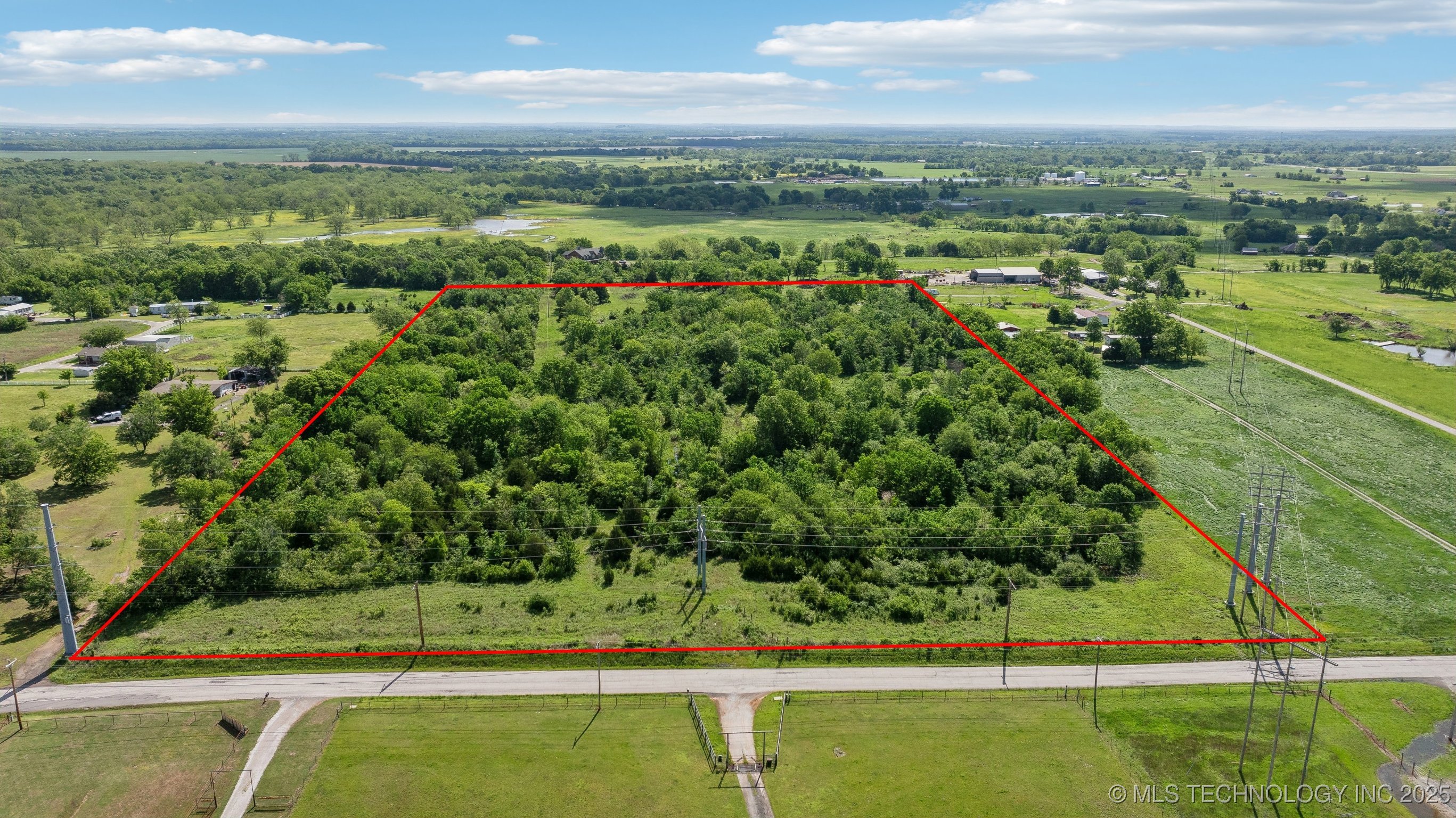 Lone Star Road Property Photo