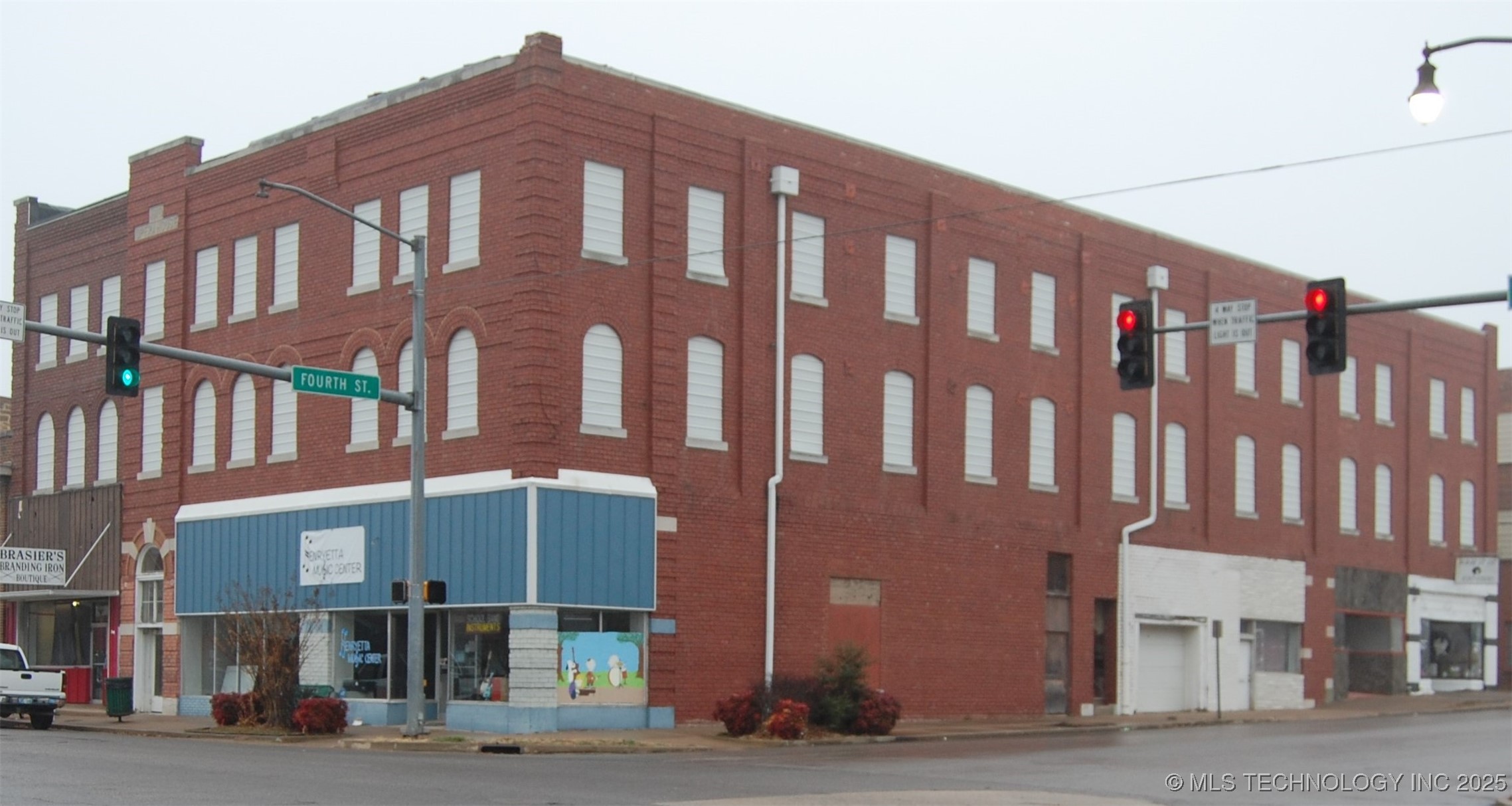402 W Main Street Property Photo