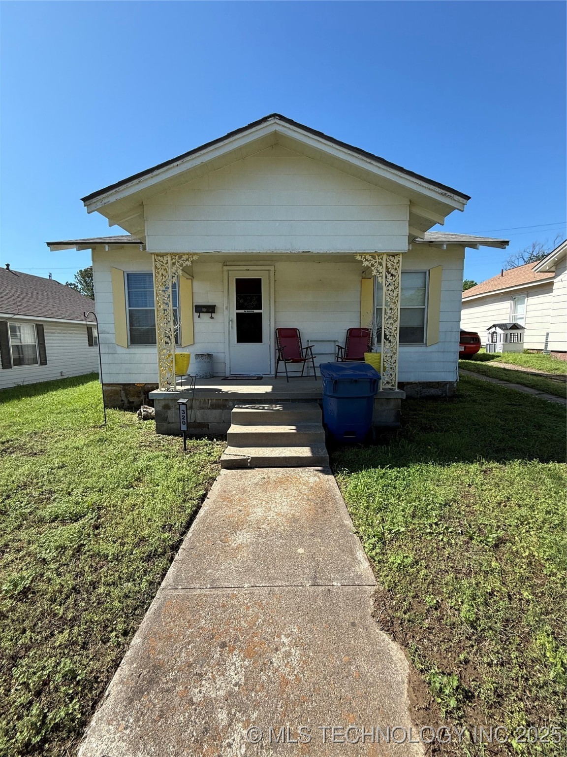 320 W Broadway Street Property Photo