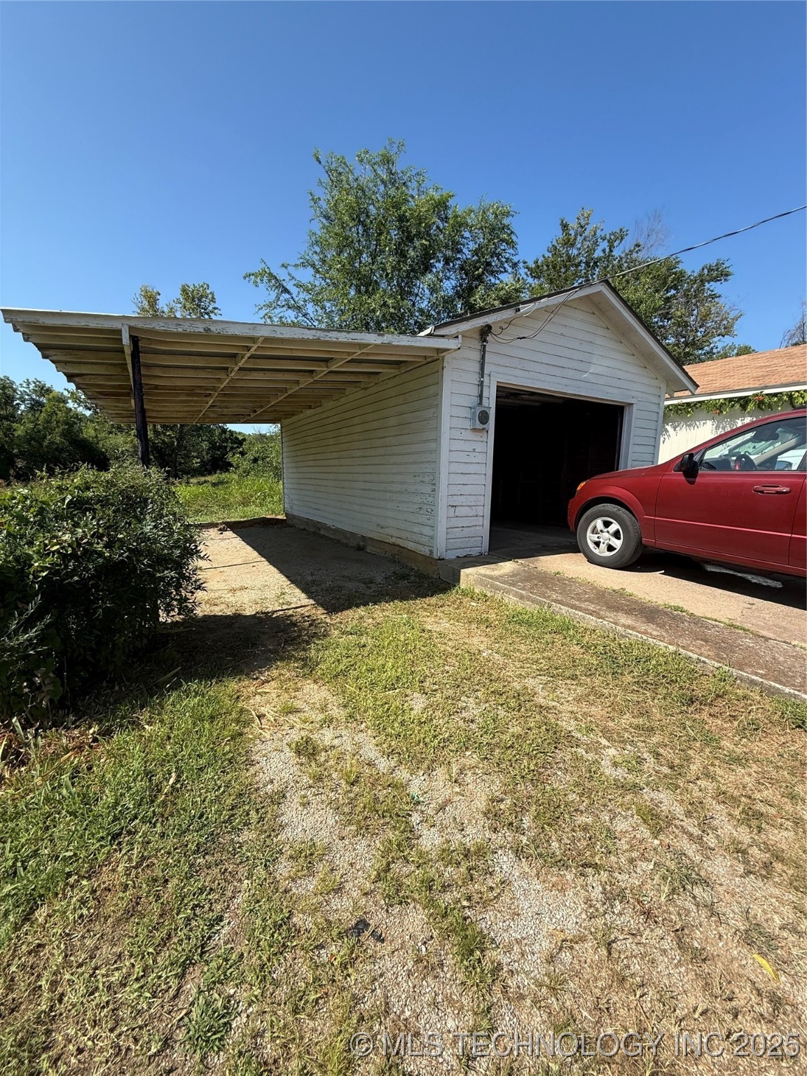 320 W Broadway Street Property Photo 20