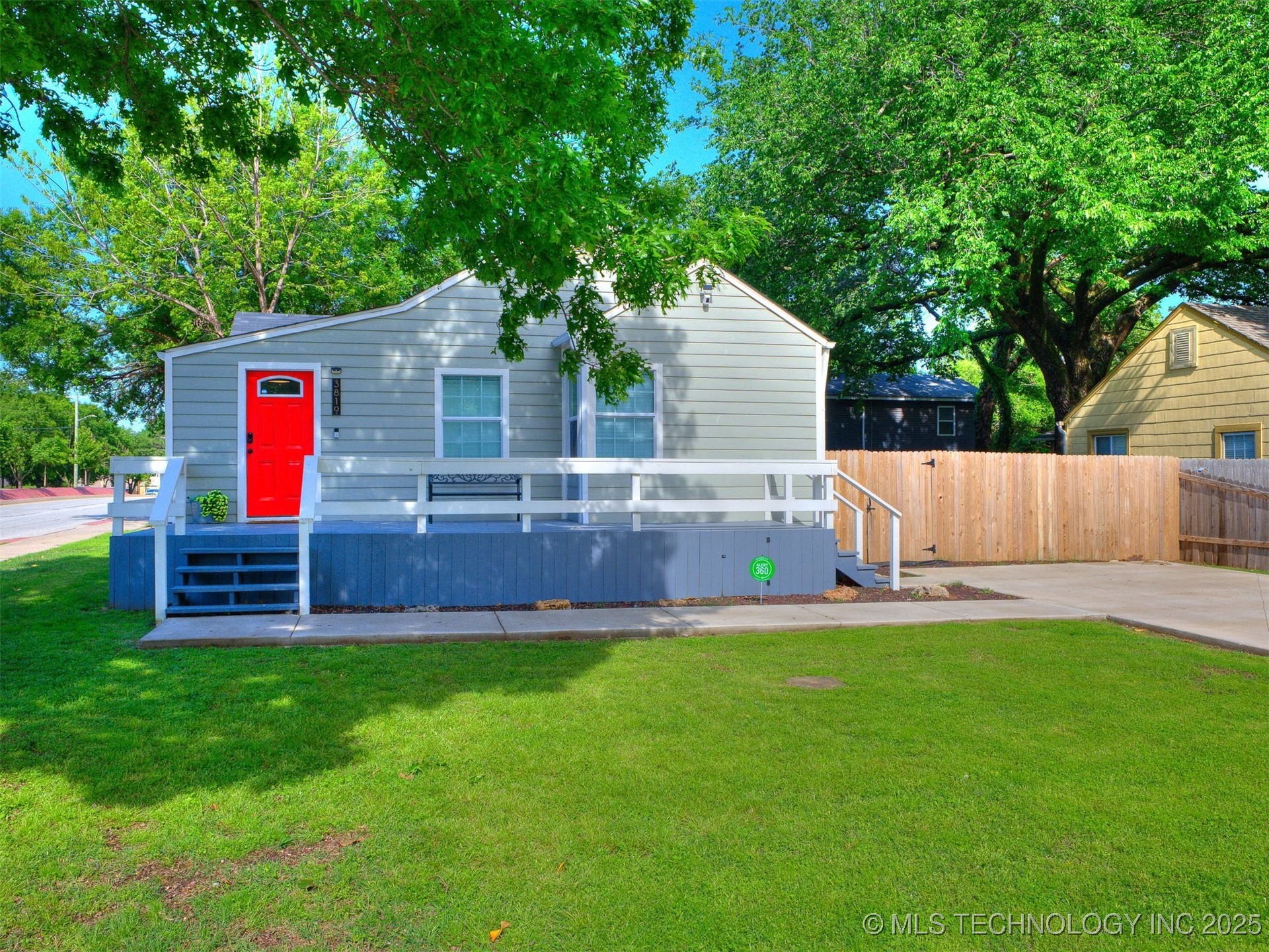 3819 E 15th Street Property Photo 1