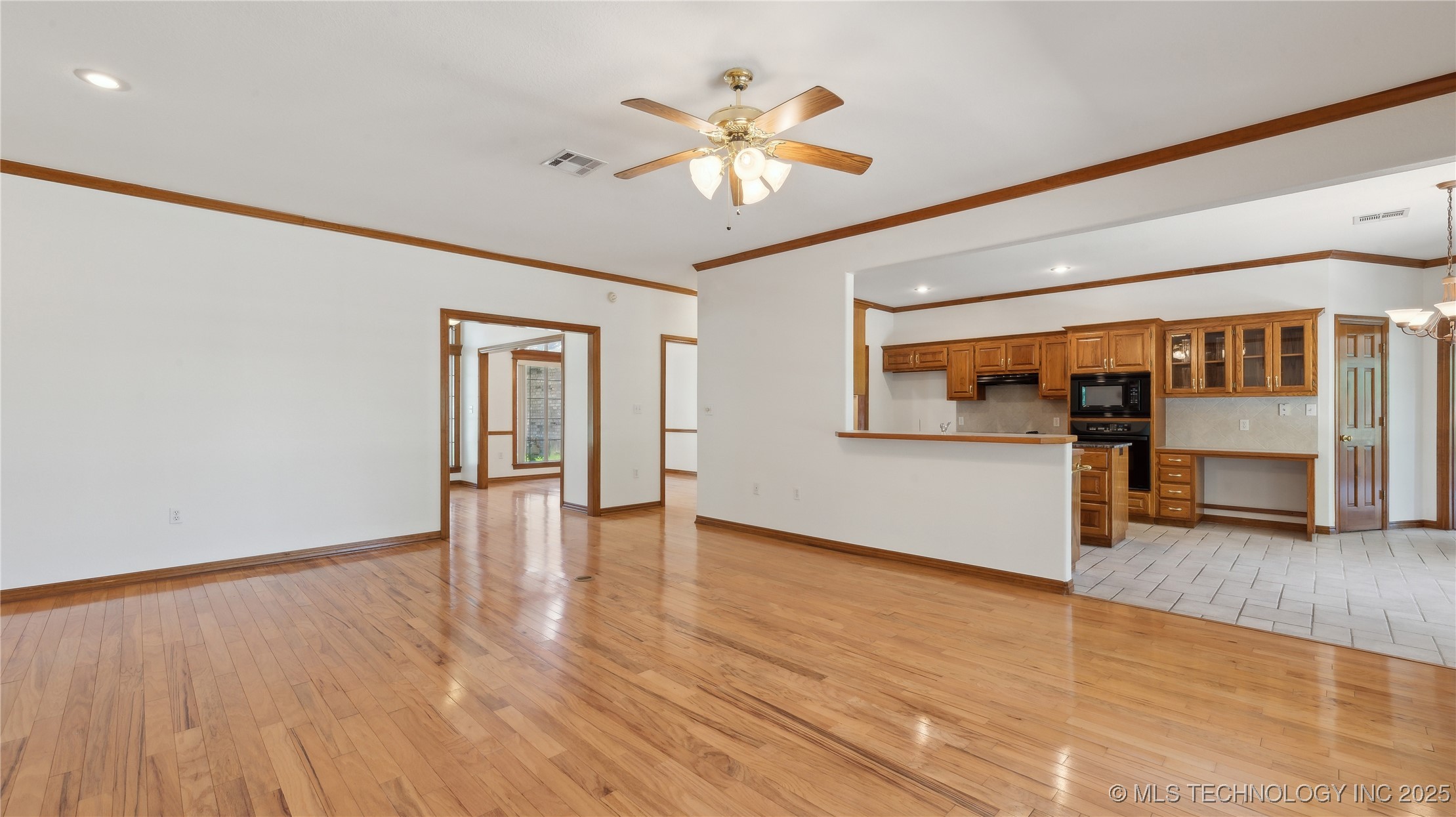 9219 N 134th East Avenue Property Photo 13