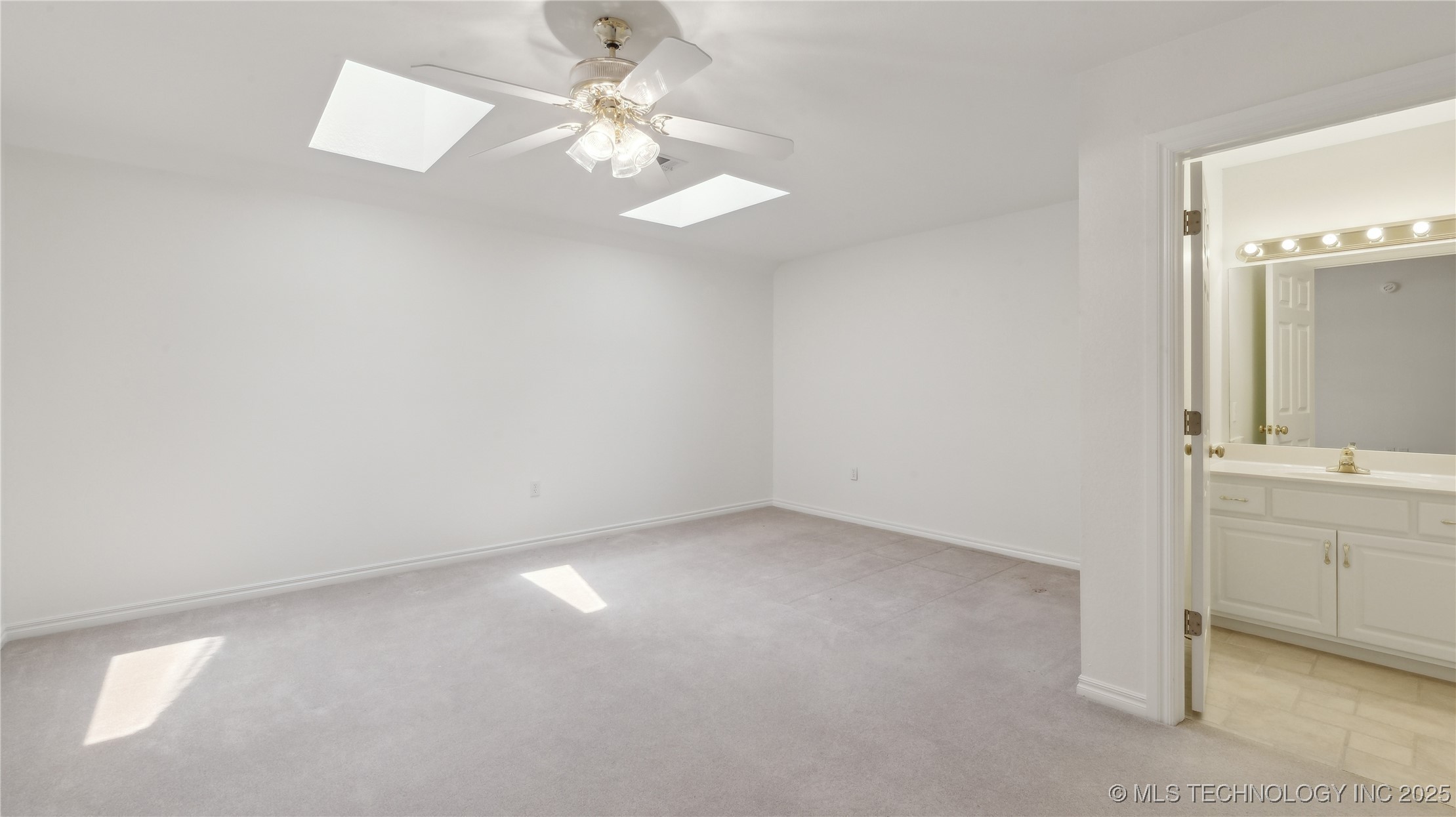 9219 N 134th East Avenue Property Photo 25