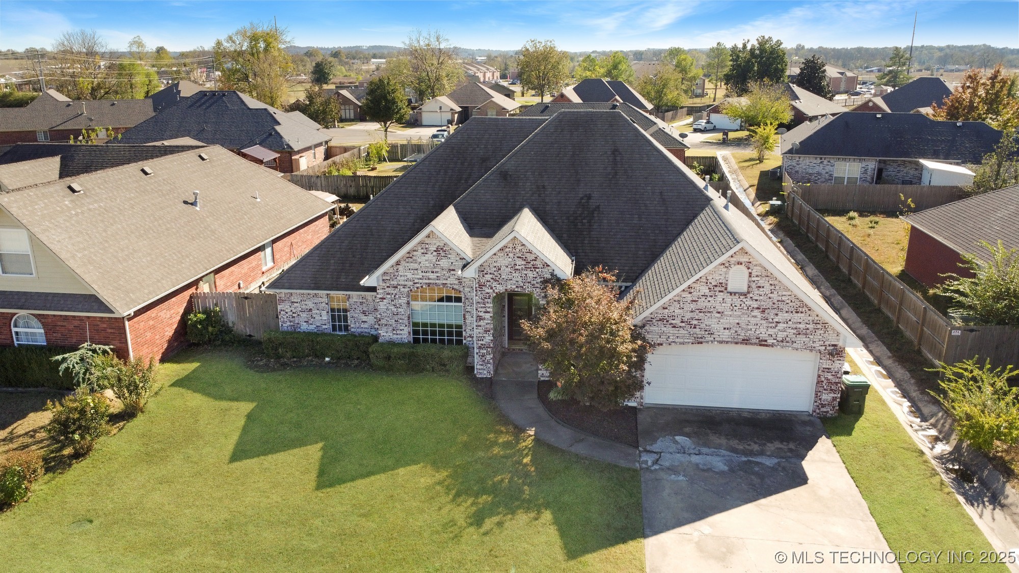 1530 Redwood Place Property Photo 1
