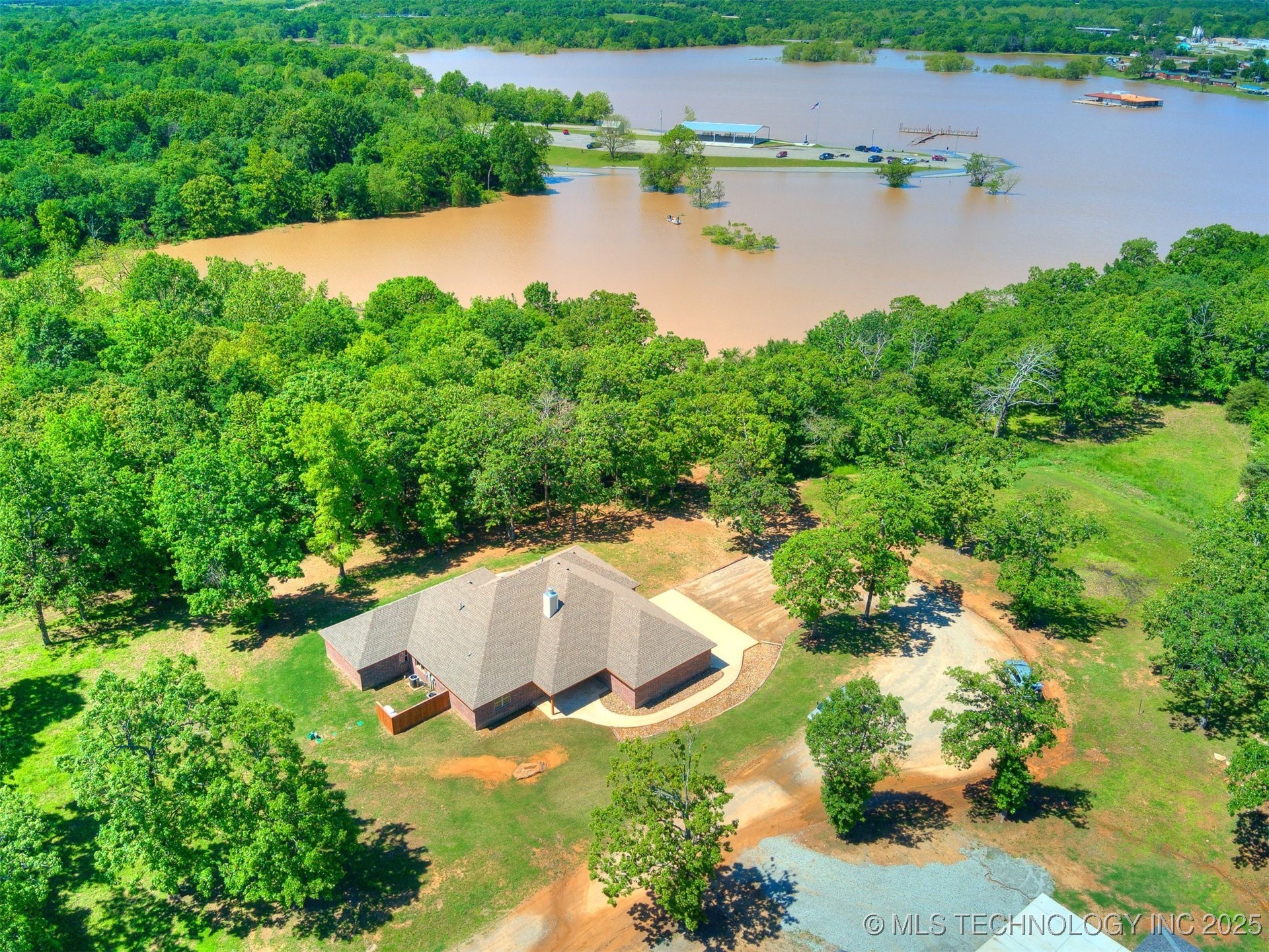 418158 E 1200 Road Property Photo 1