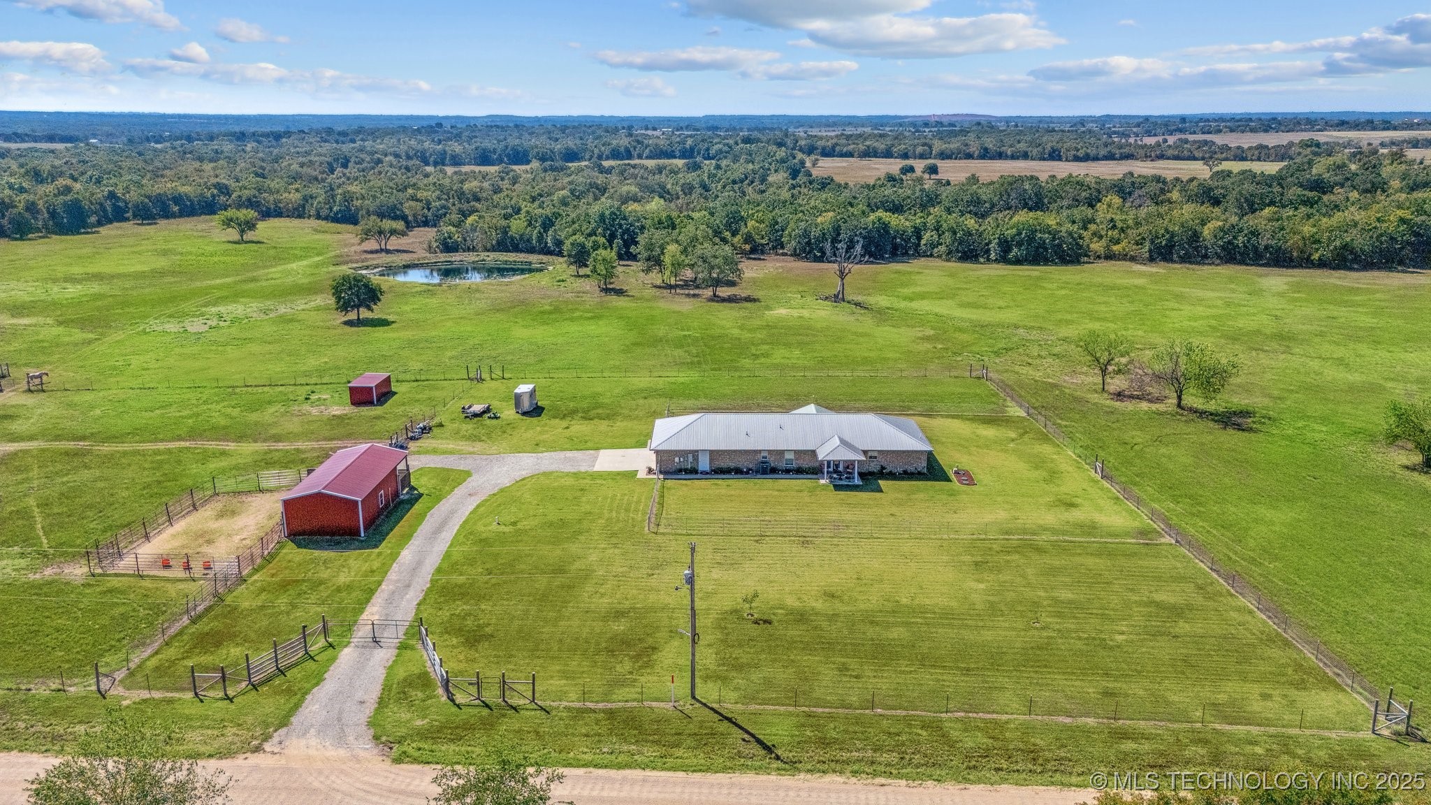 357705 E 980 Road Property Photo 1