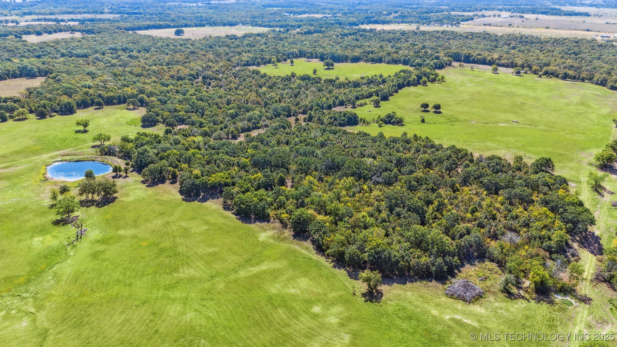 357705 E 980 Road Property Photo 2