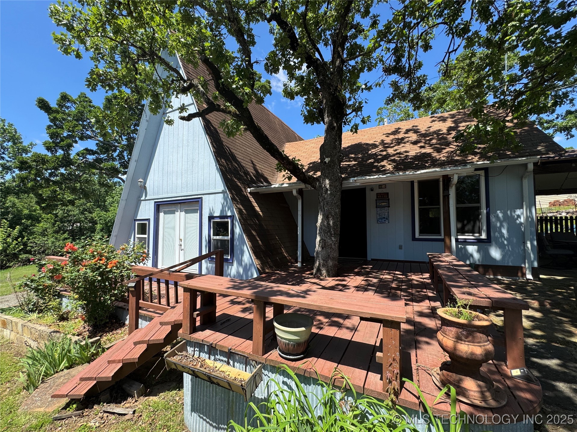 261 Bruce Boulevard Property Photo 1