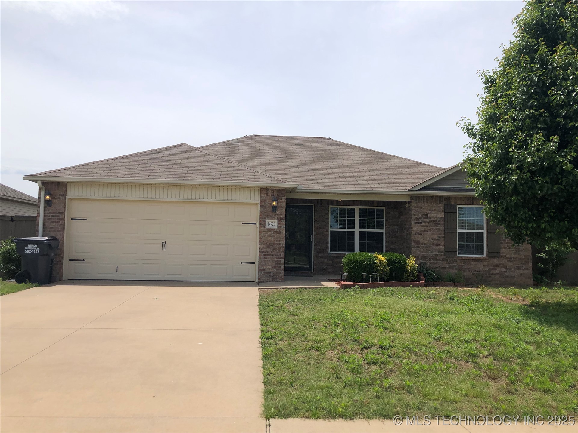 14920 S Pin Oak Street Property Photo 1