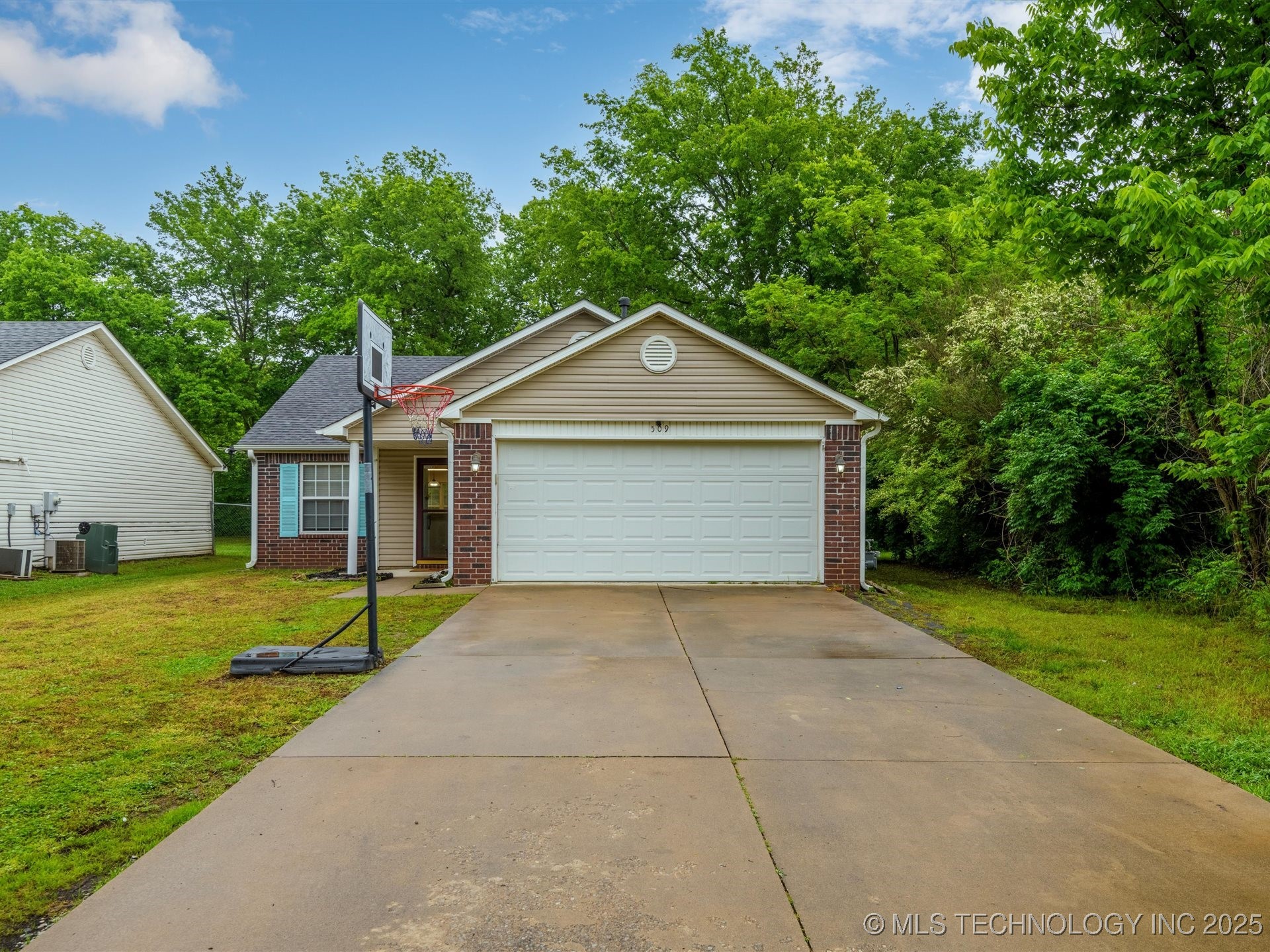 509 N Downing Avenue Property Photo