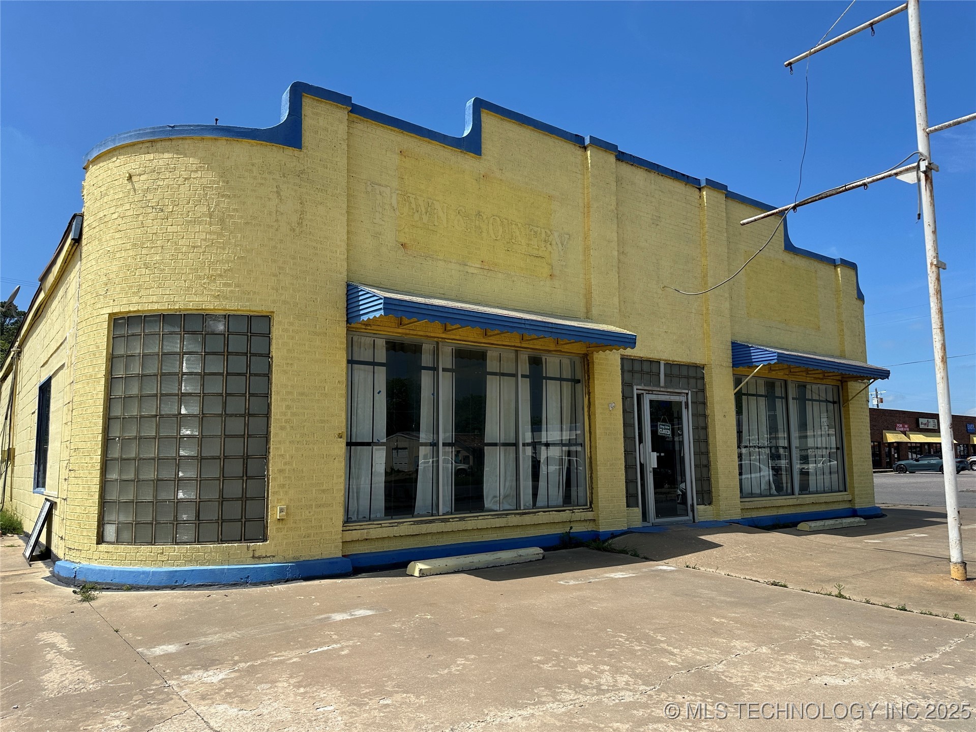 623 N 1st Street Property Photo 1