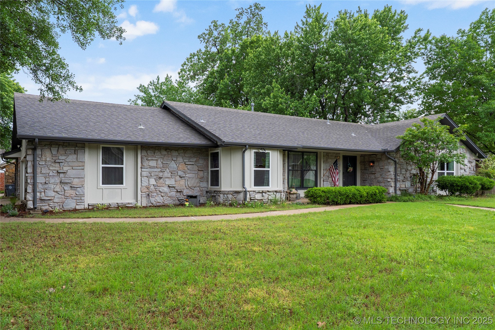 7116 E 86th Place Property Photo 1