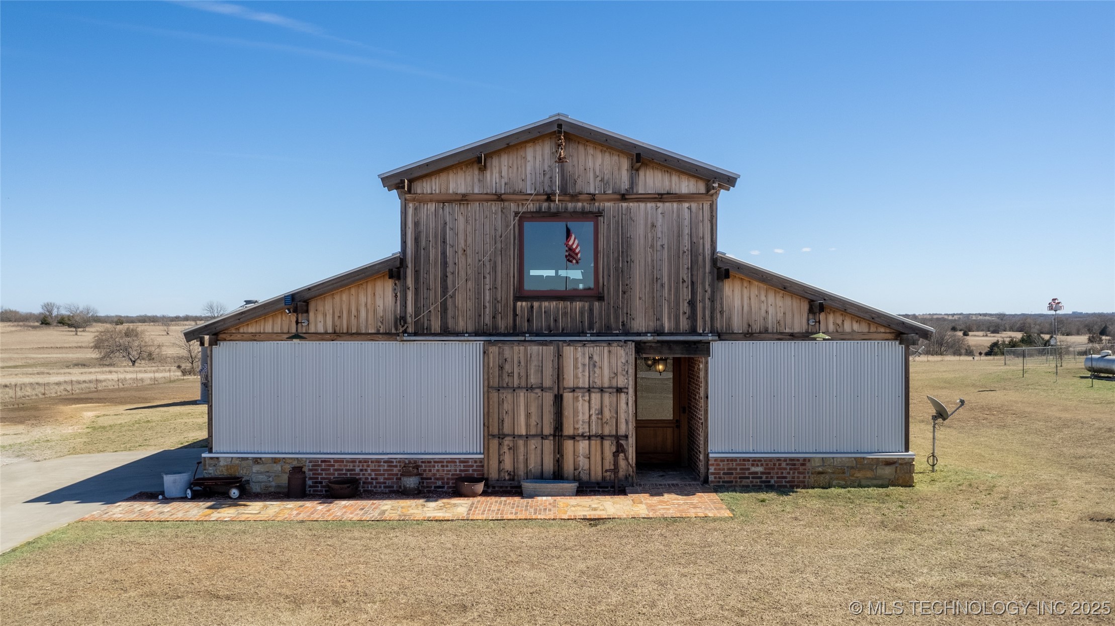 4734 Kings Property Photo
