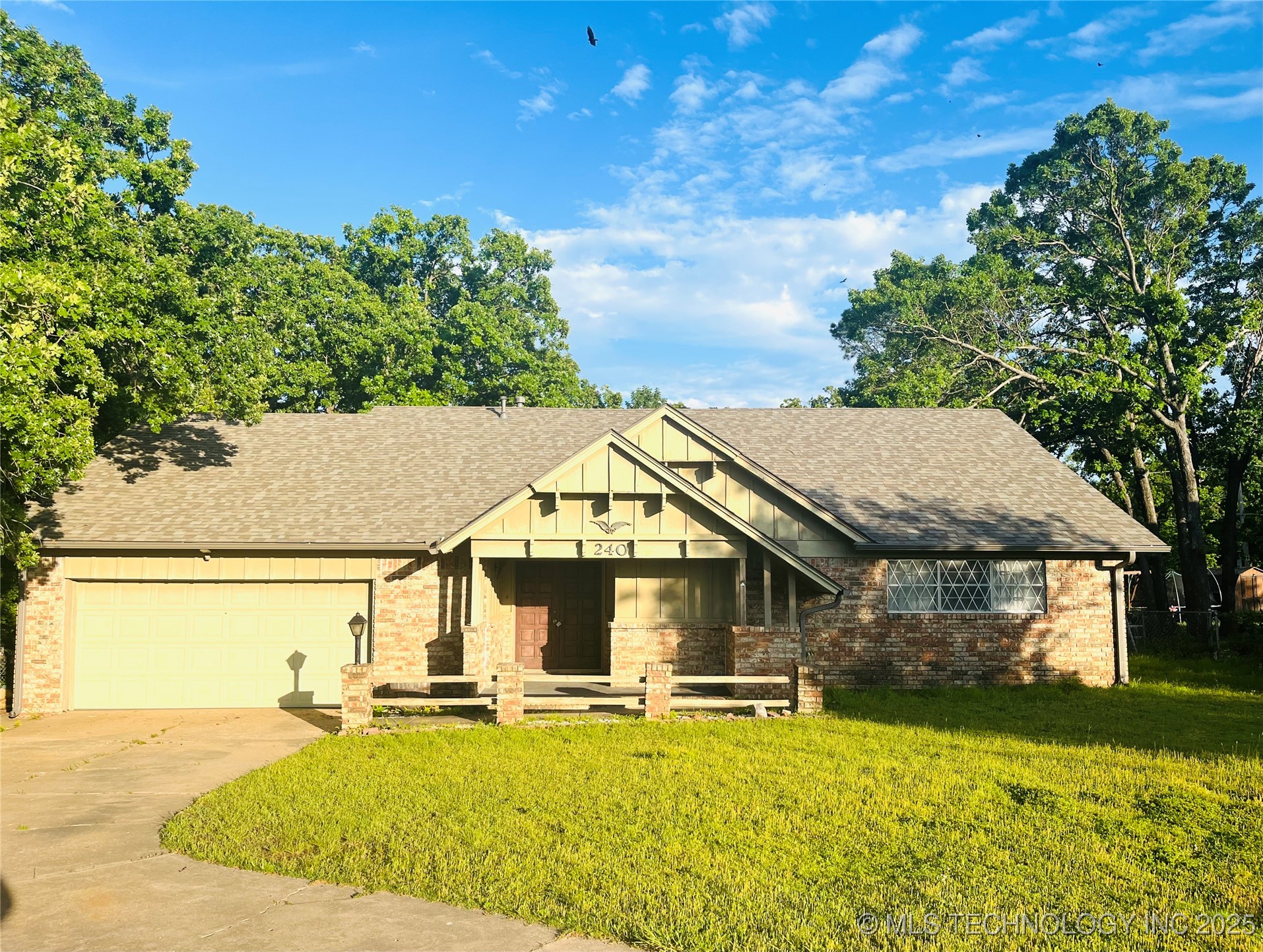 240 Hinton Boulevard Property Photo 1
