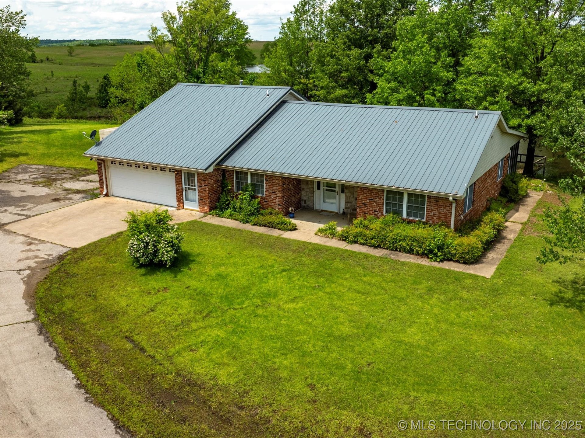 300 Keeler Street Property Photo