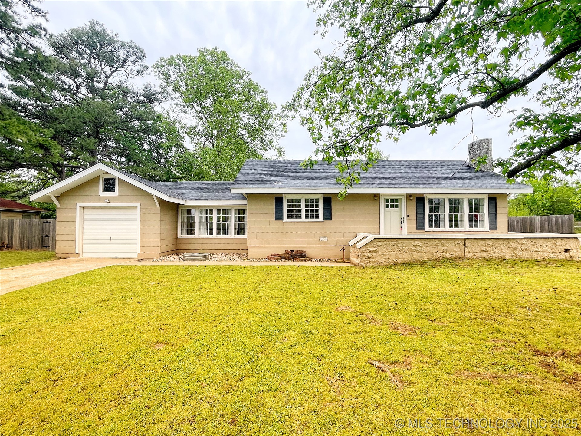 306 Diamond Property Photo 1