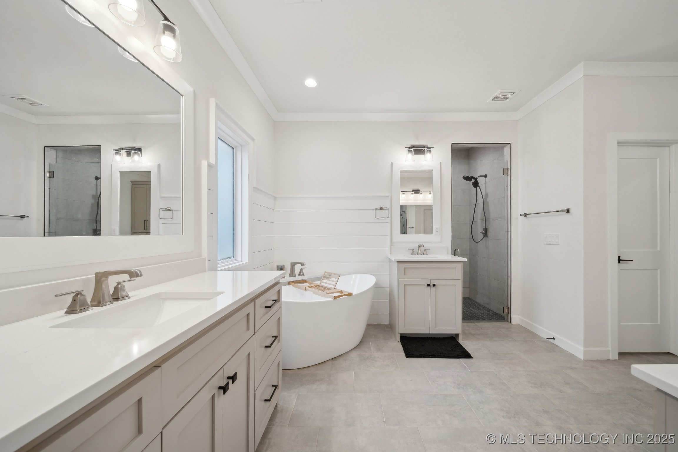 6909 S Willow Avenue Property Photo 23