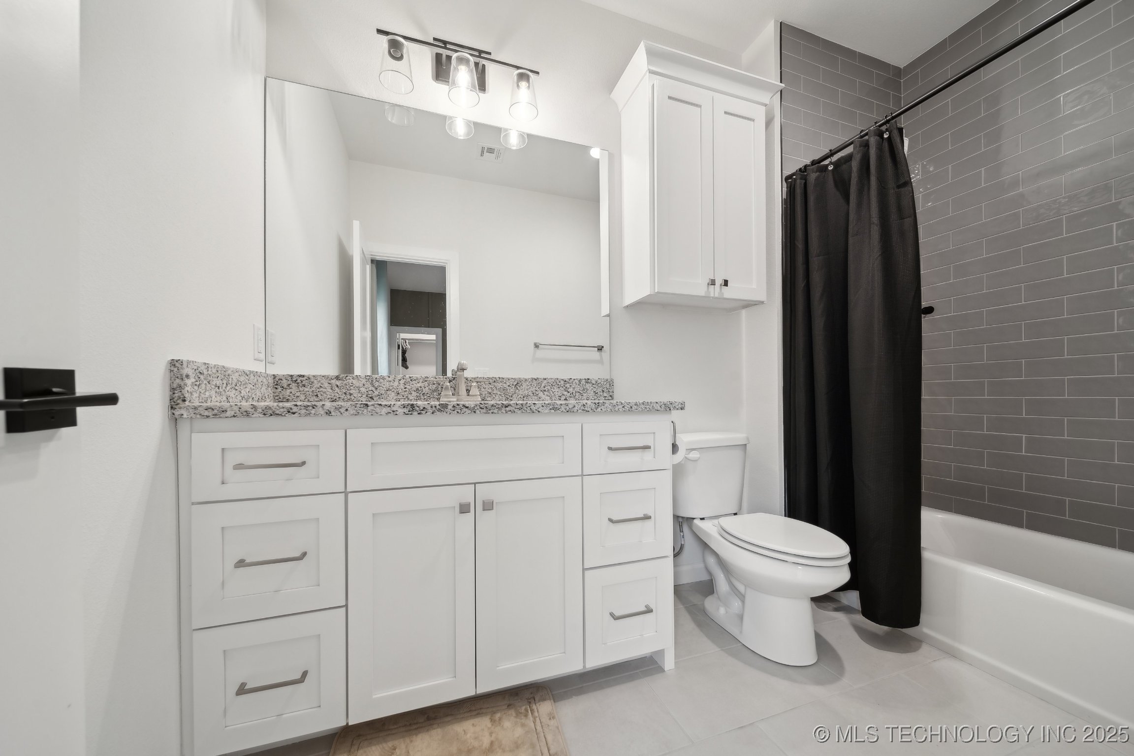 6909 S Willow Avenue Property Photo 30