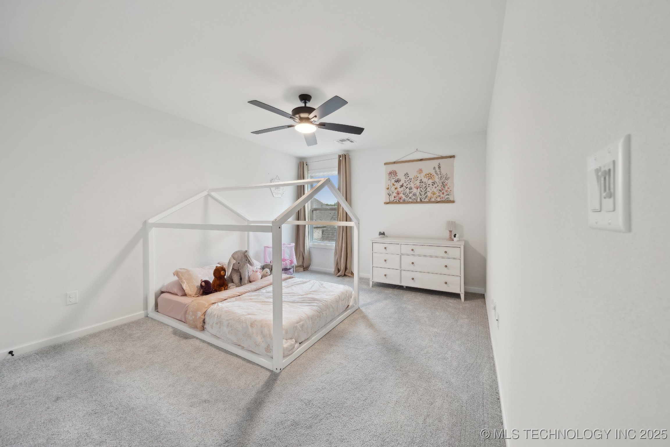 6909 S Willow Avenue Property Photo 35