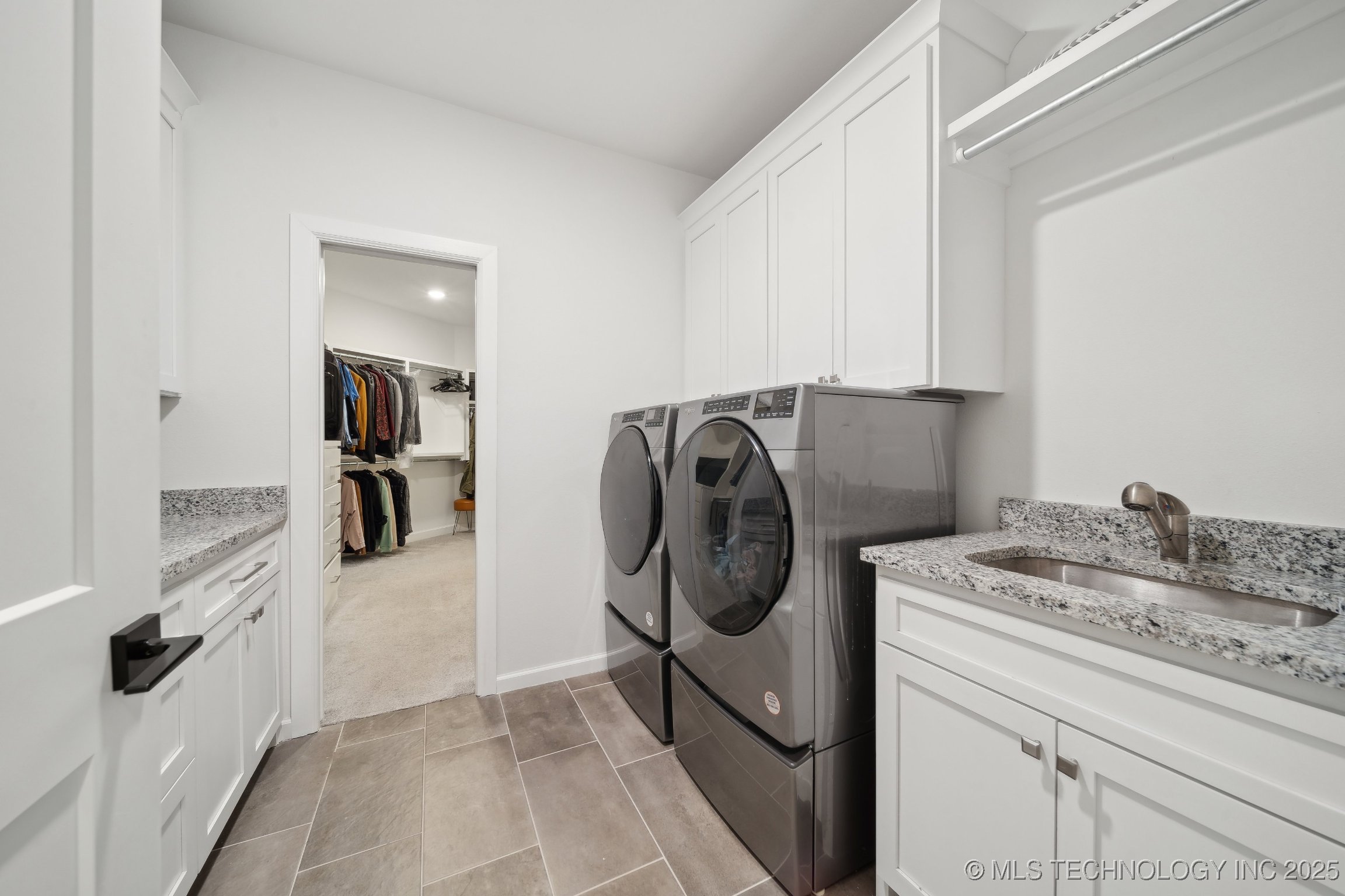 6909 S Willow Avenue Property Photo 36