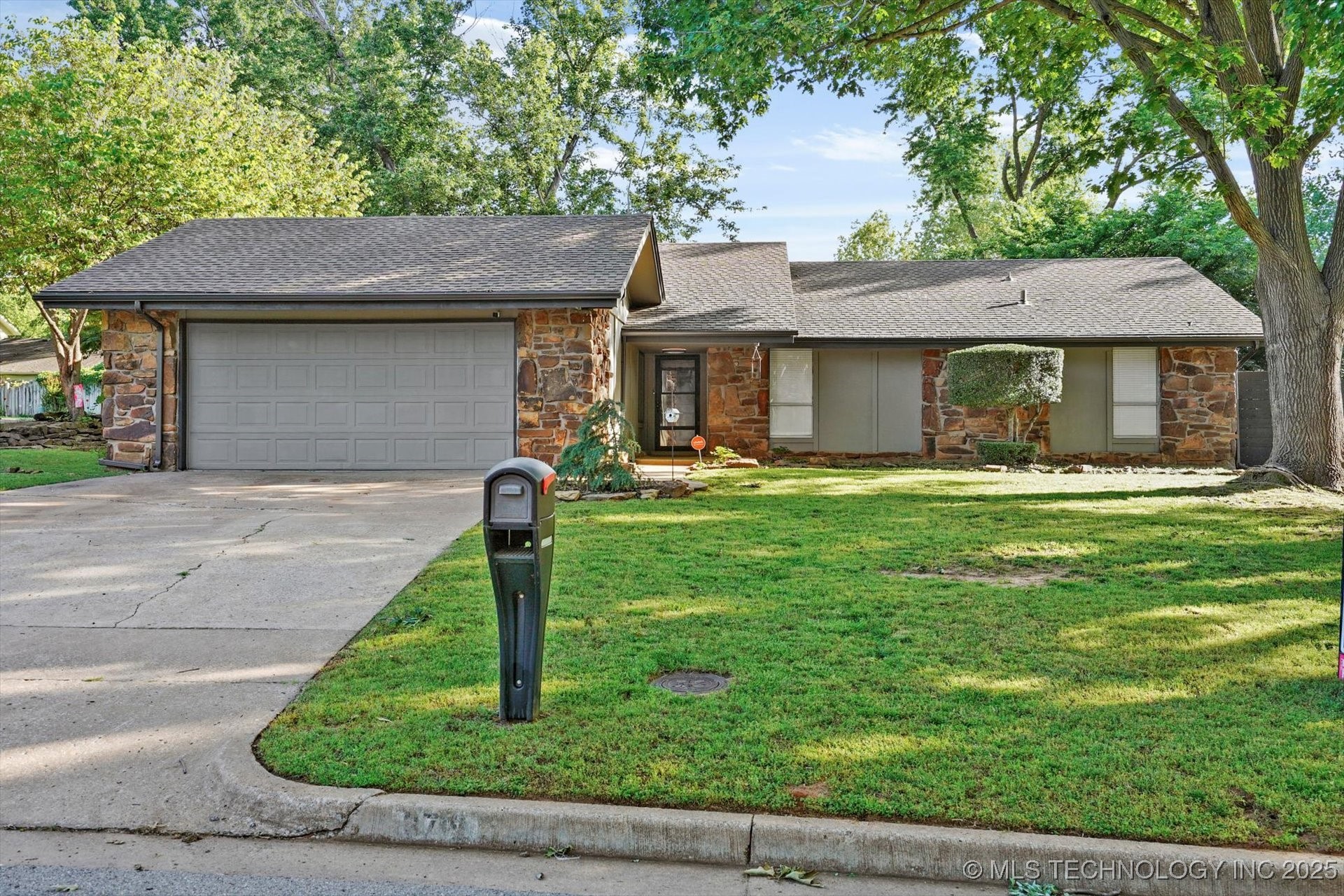 3719 E 84th Street Property Photo
