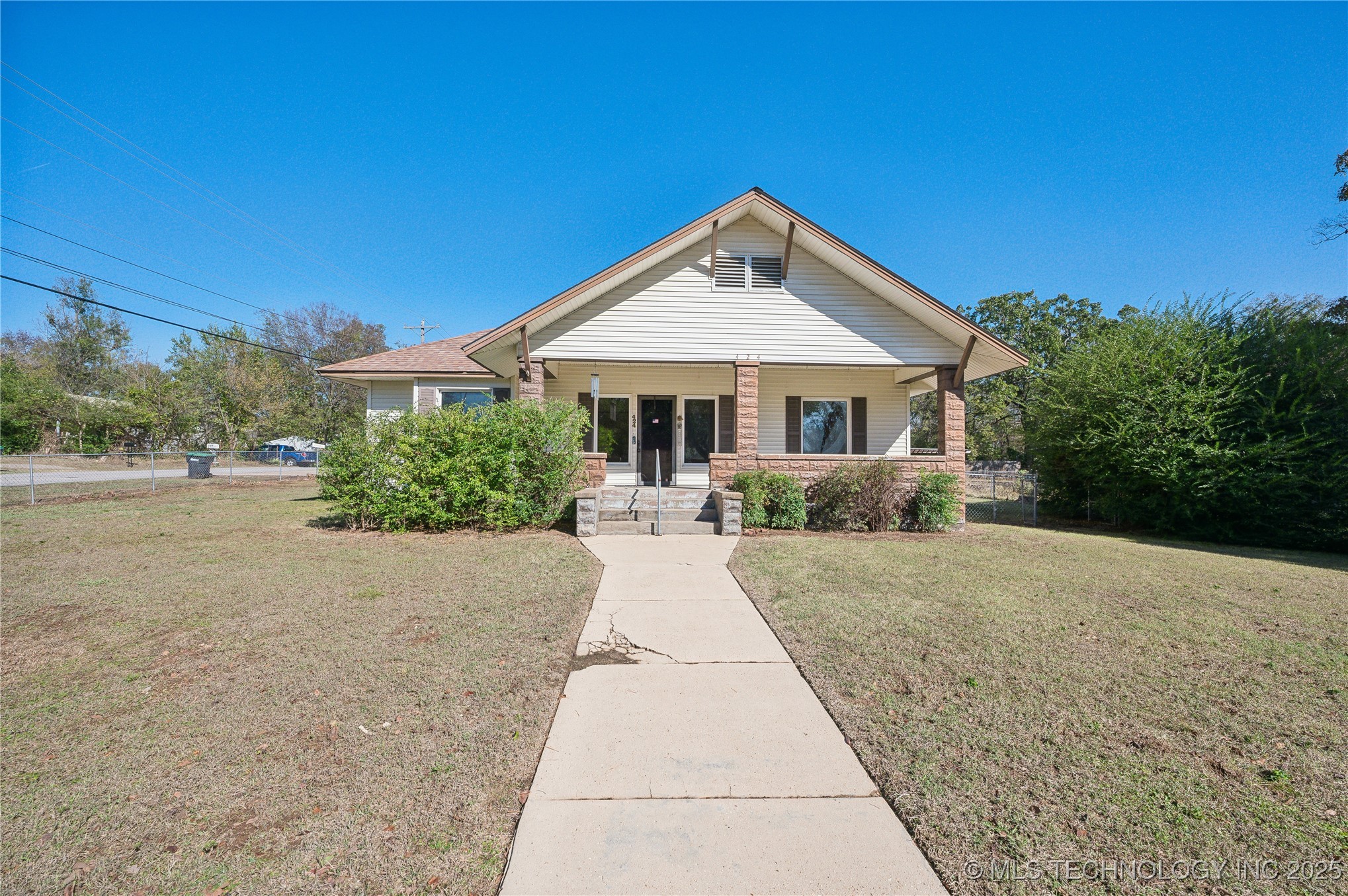 424 W Ross Street Property Image