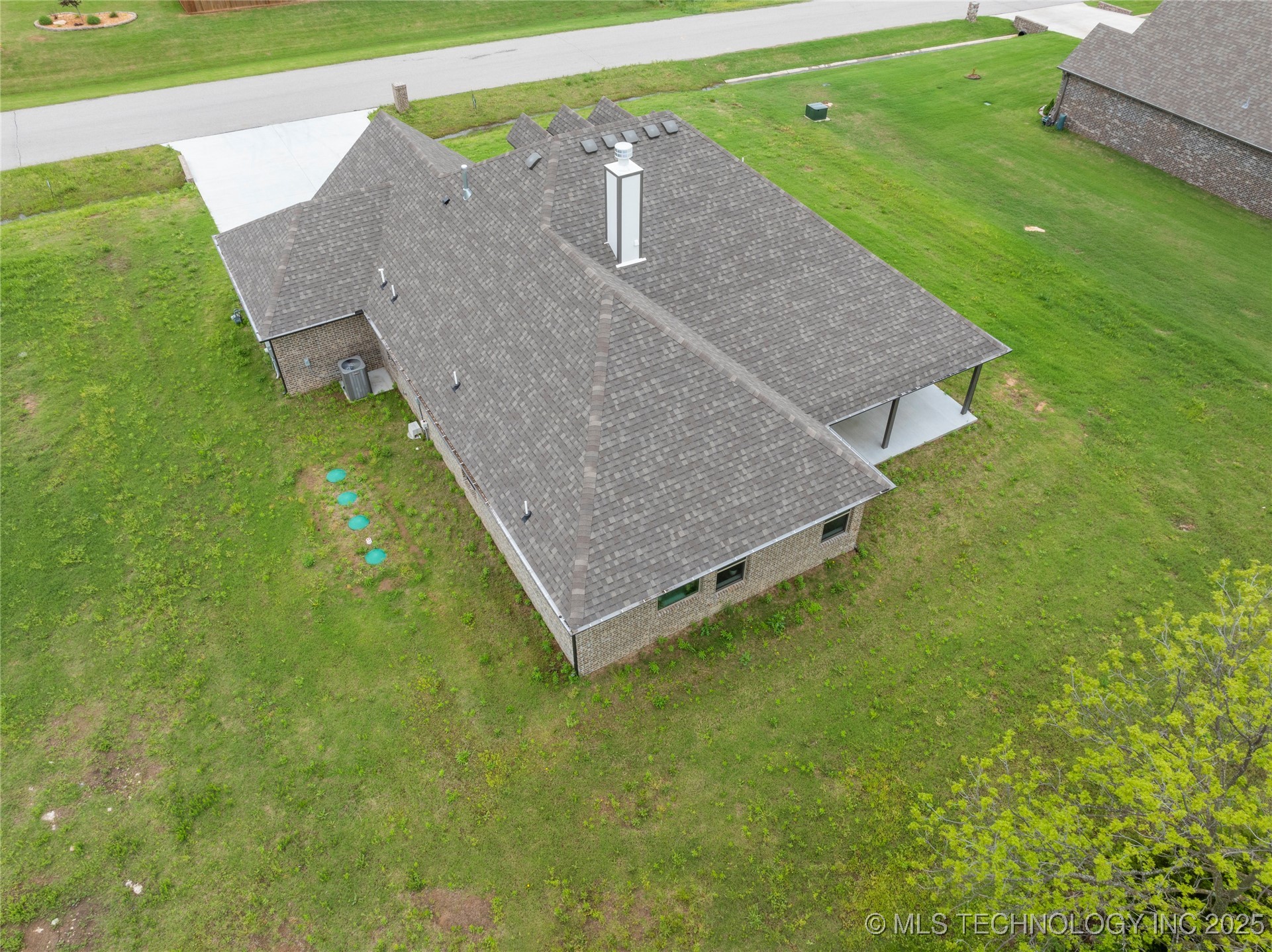 4525 S Holly Avenue W Property Photo 6