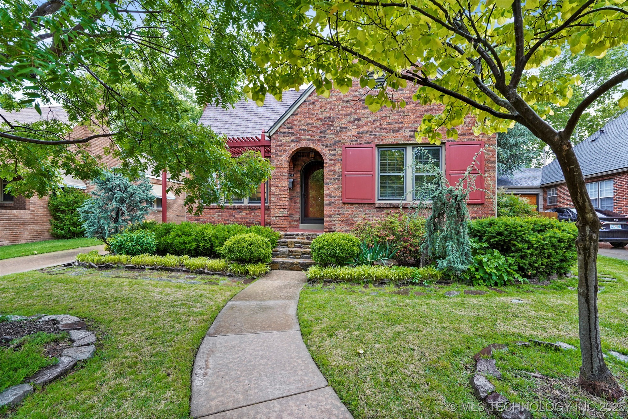 1935 S Gary Avenue Property Photo