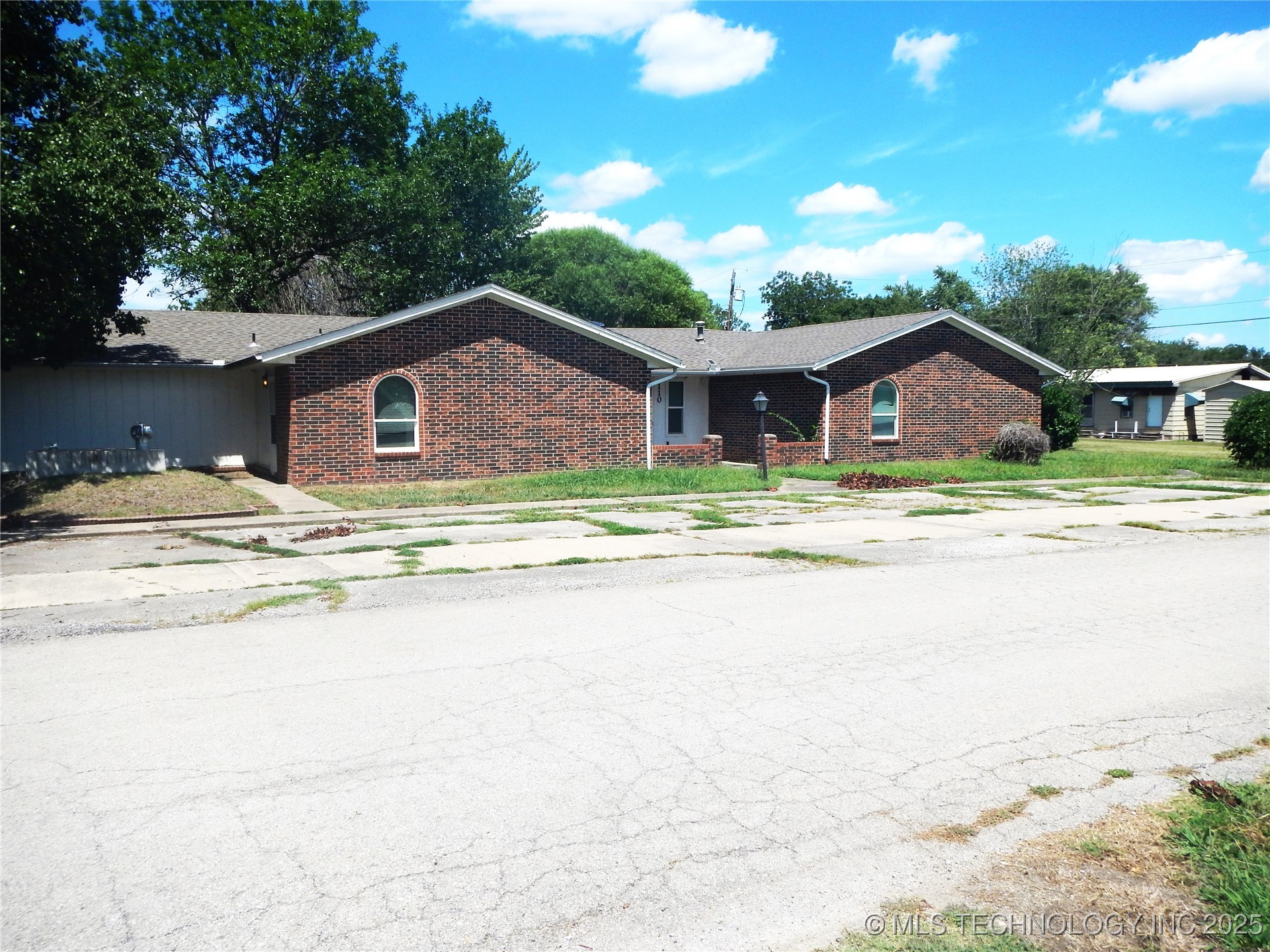110 W 8th Street Property Photo
