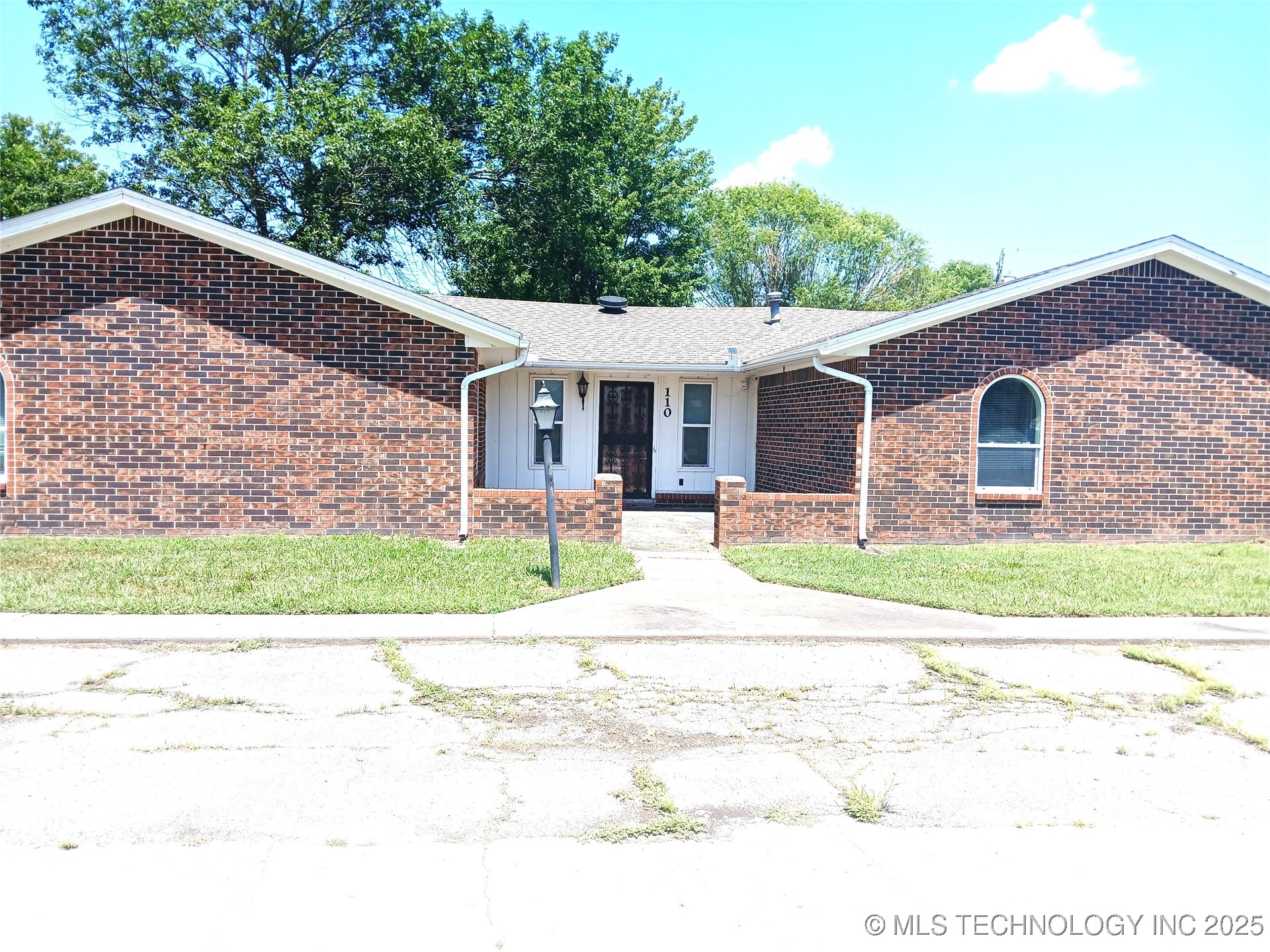 110 W 8th Street Property Photo 2