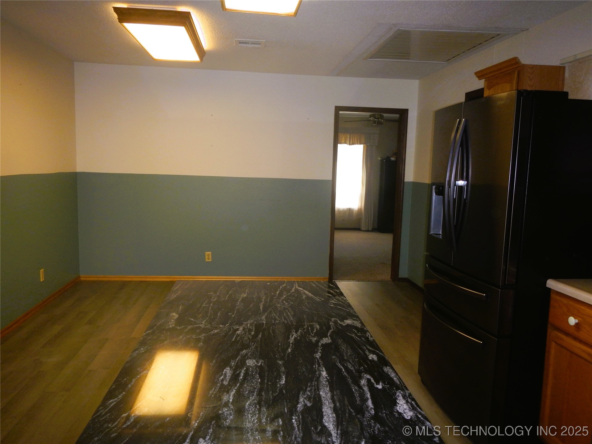110 W 8th Street Property Photo 9