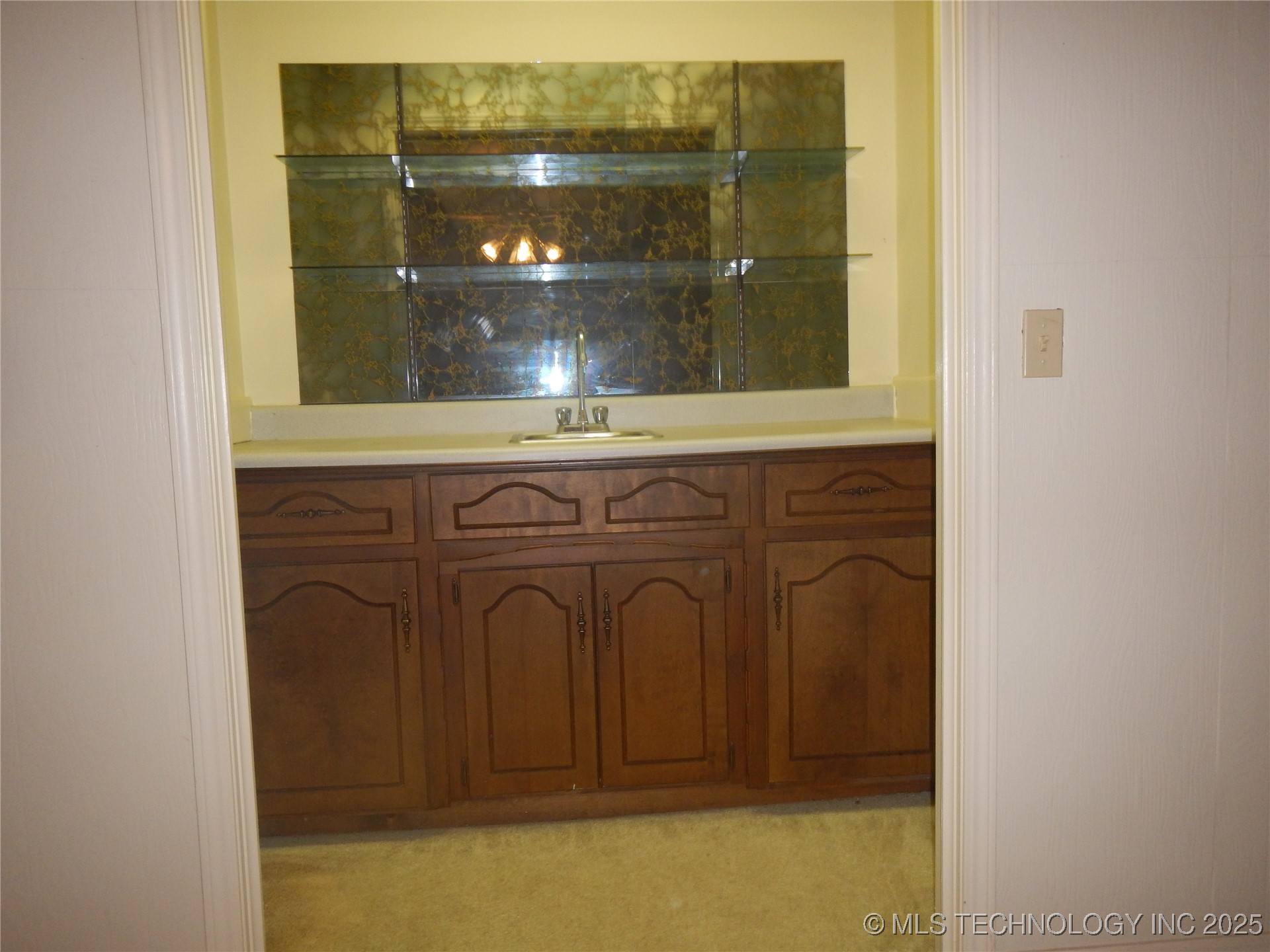 110 W 8th Street Property Photo 10