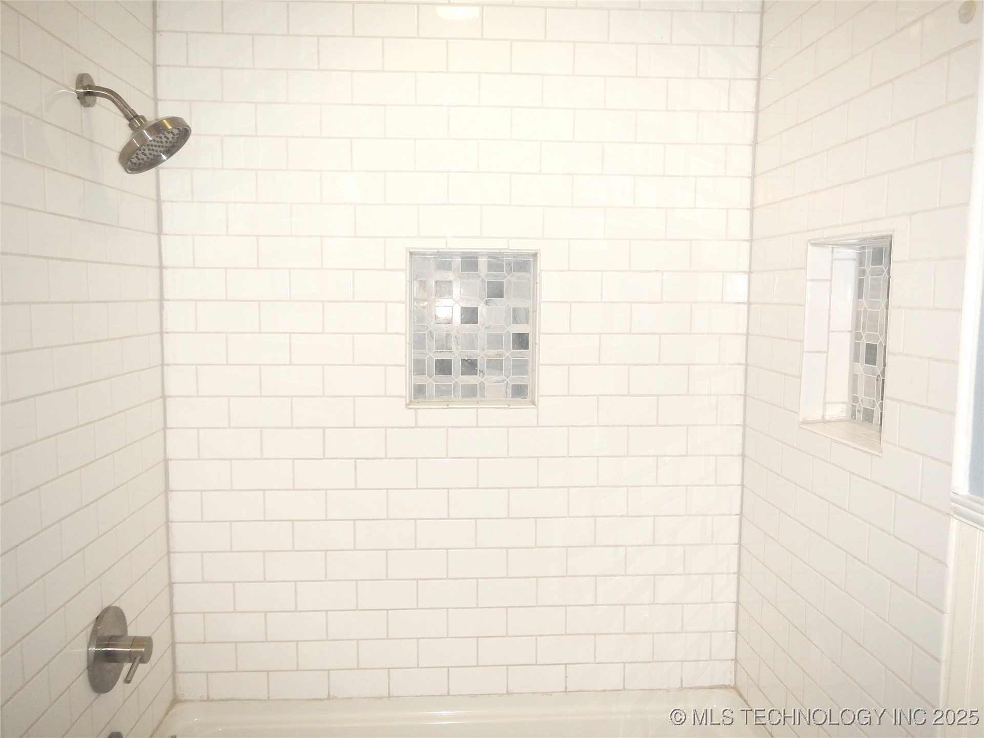 110 W 8th Street Property Photo 19