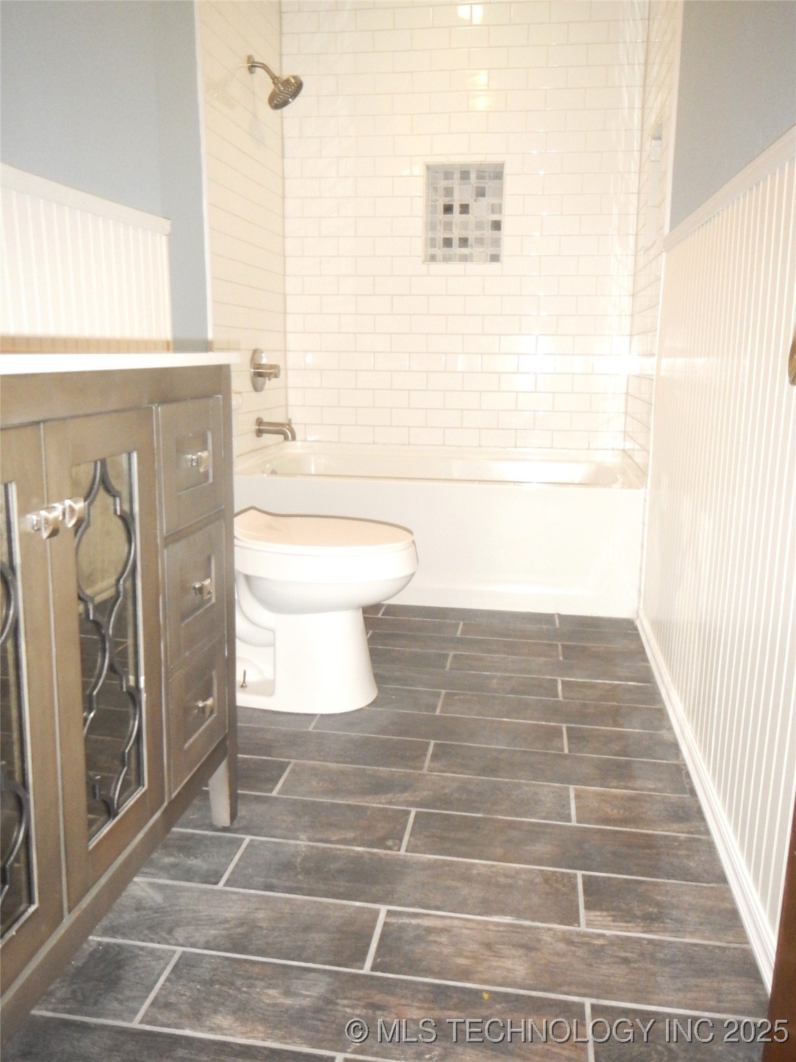 110 W 8th Street Property Photo 20