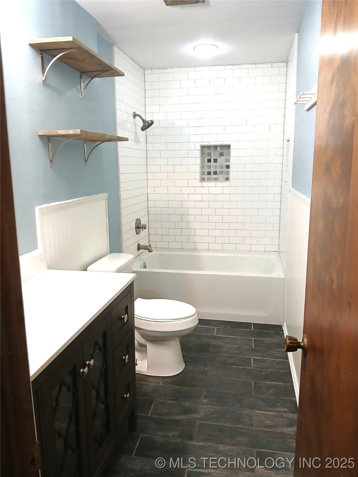 110 W 8th Street Property Photo 30