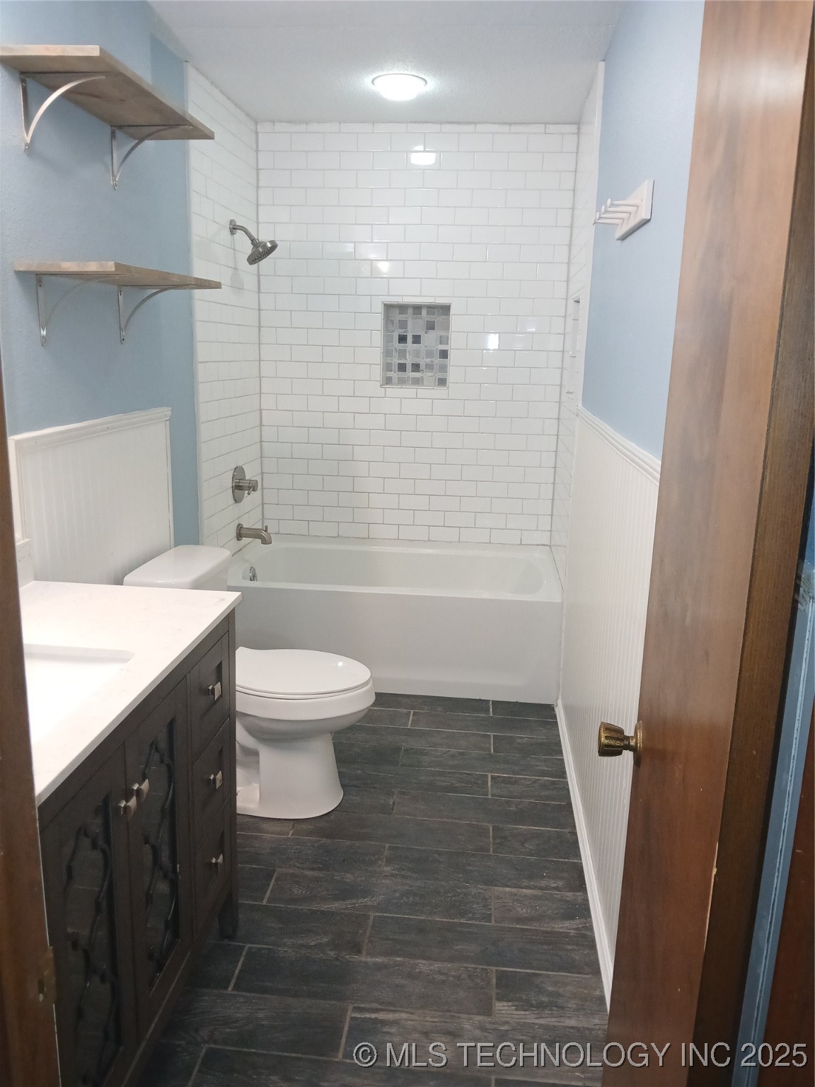 110 W 8th Street Property Photo 33