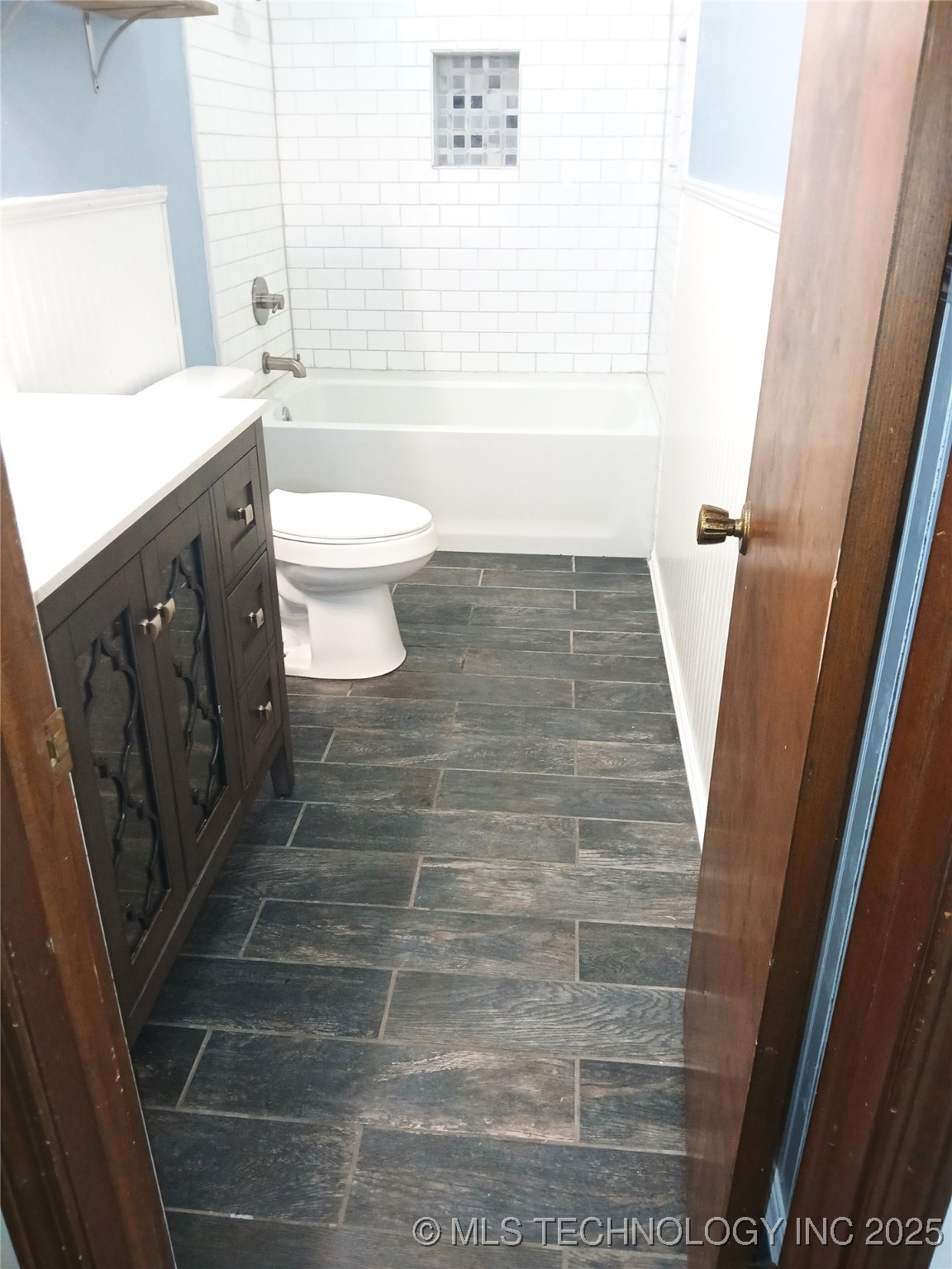 110 W 8th Street Property Photo 34