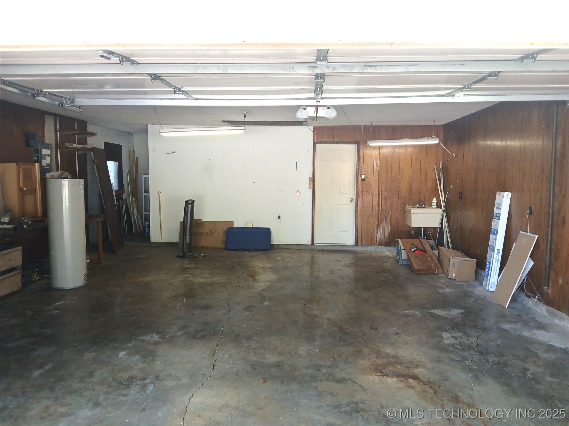 110 W 8th Street Property Photo 44