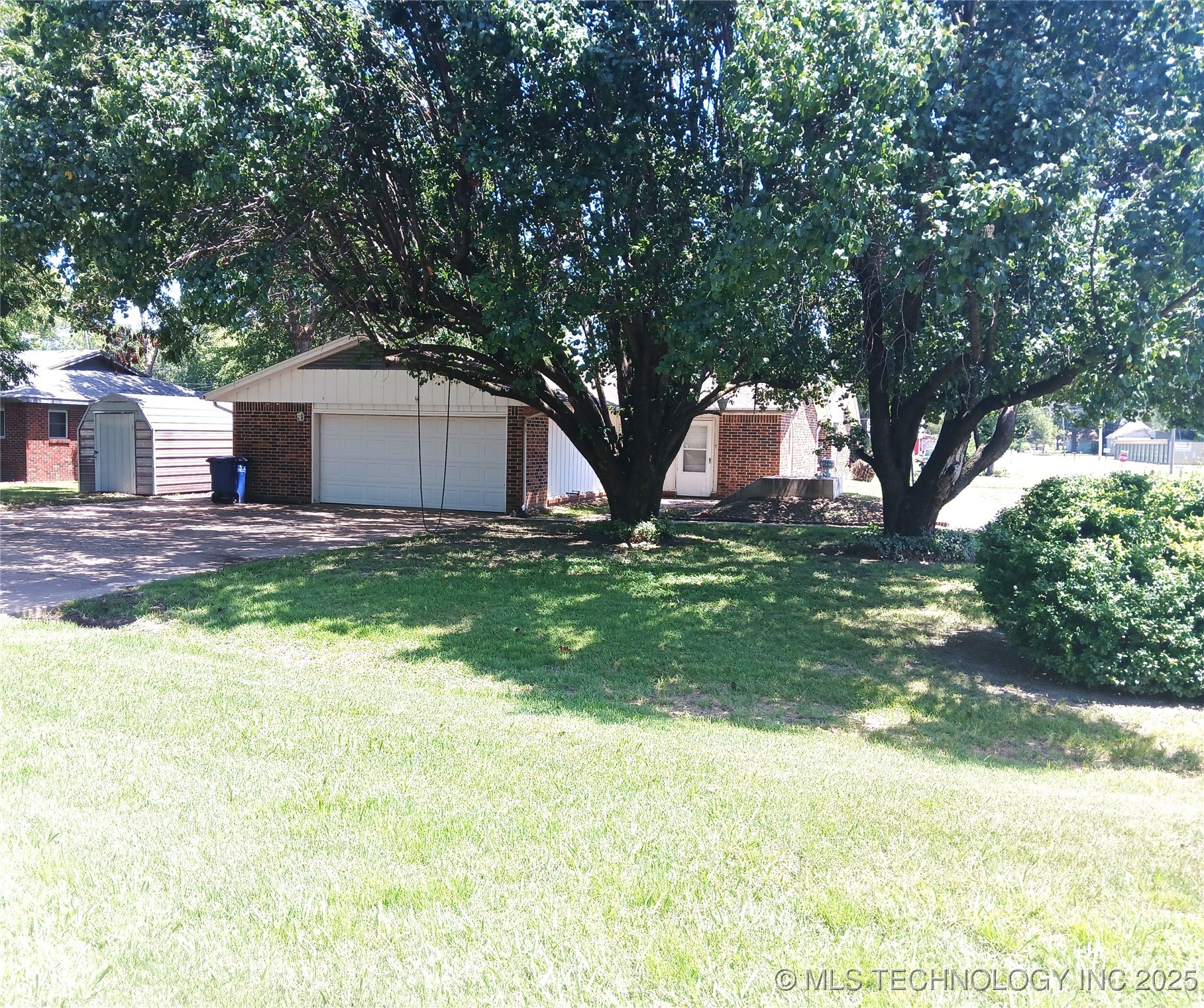 110 W 8th Street Property Photo 51