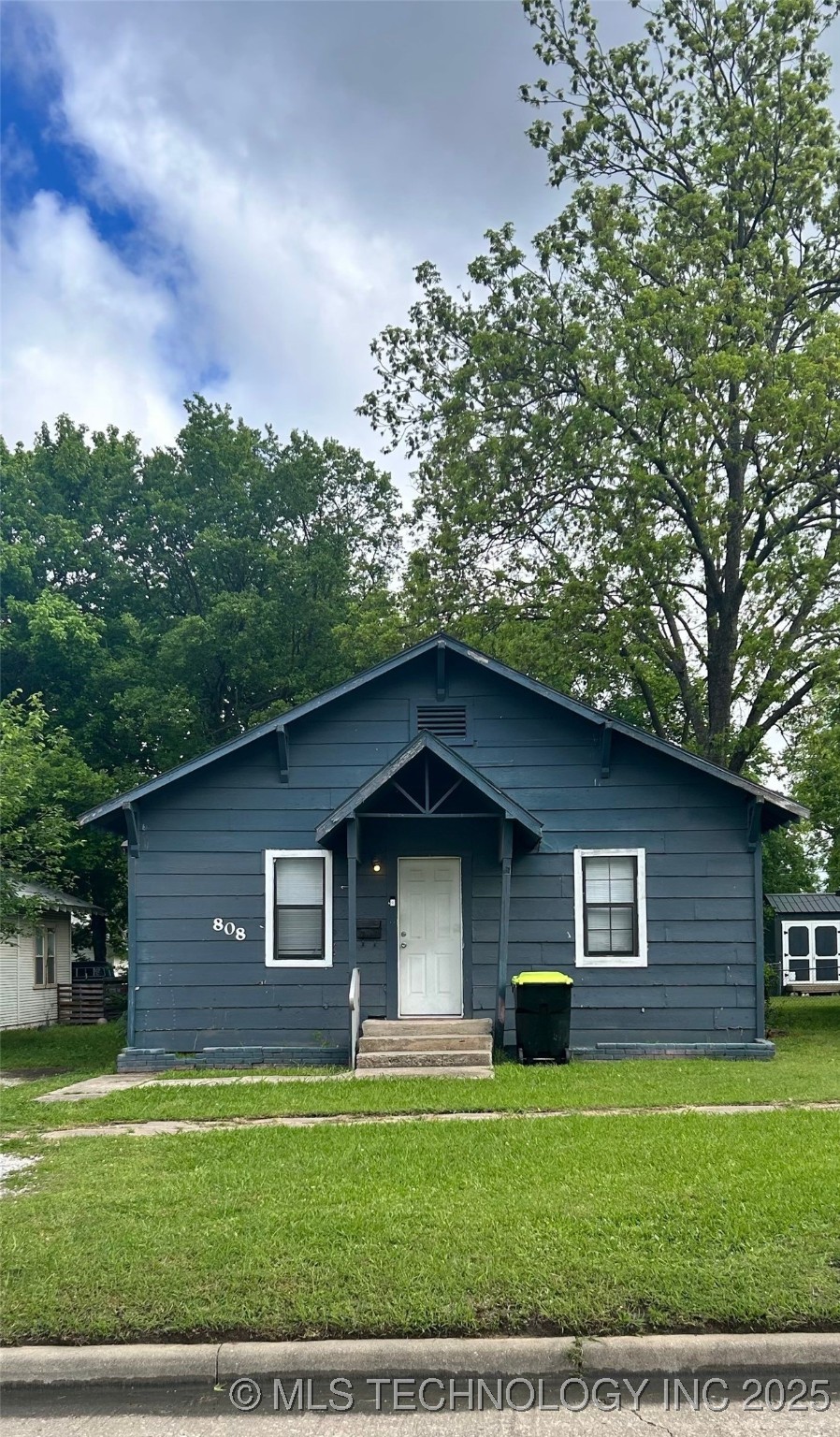808 E 14 Street Property Photo 1