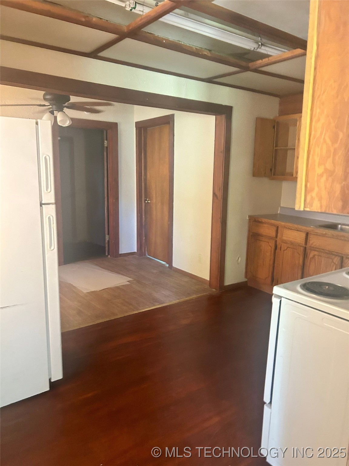 808 E 14 Street Property Photo 5