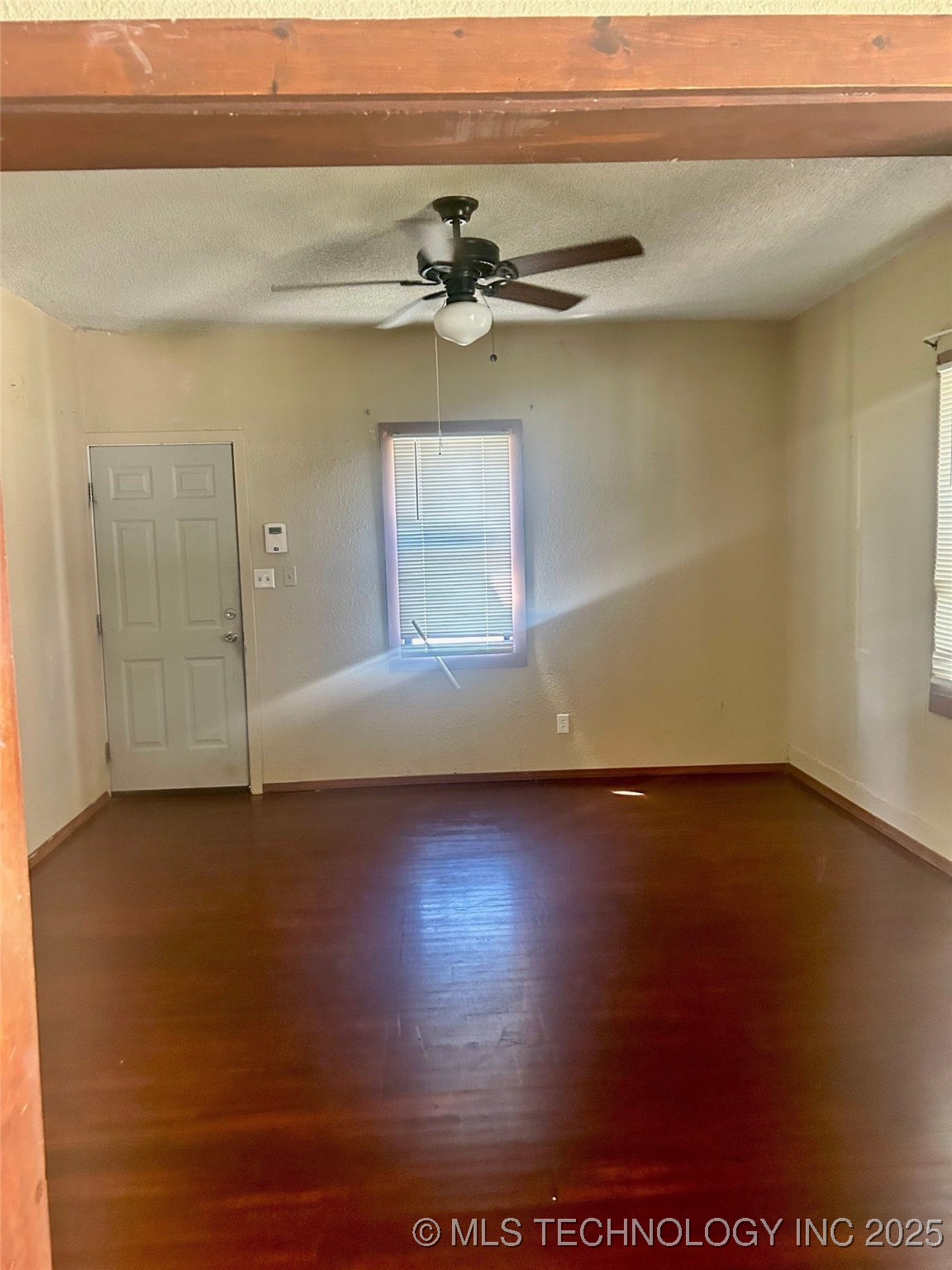 808 E 14 Street Property Photo 6