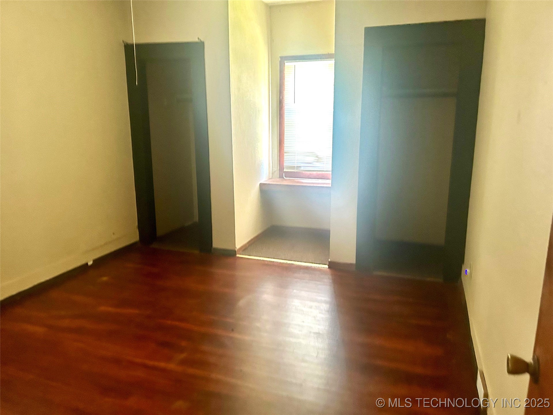 808 E 14 Street Property Photo 7