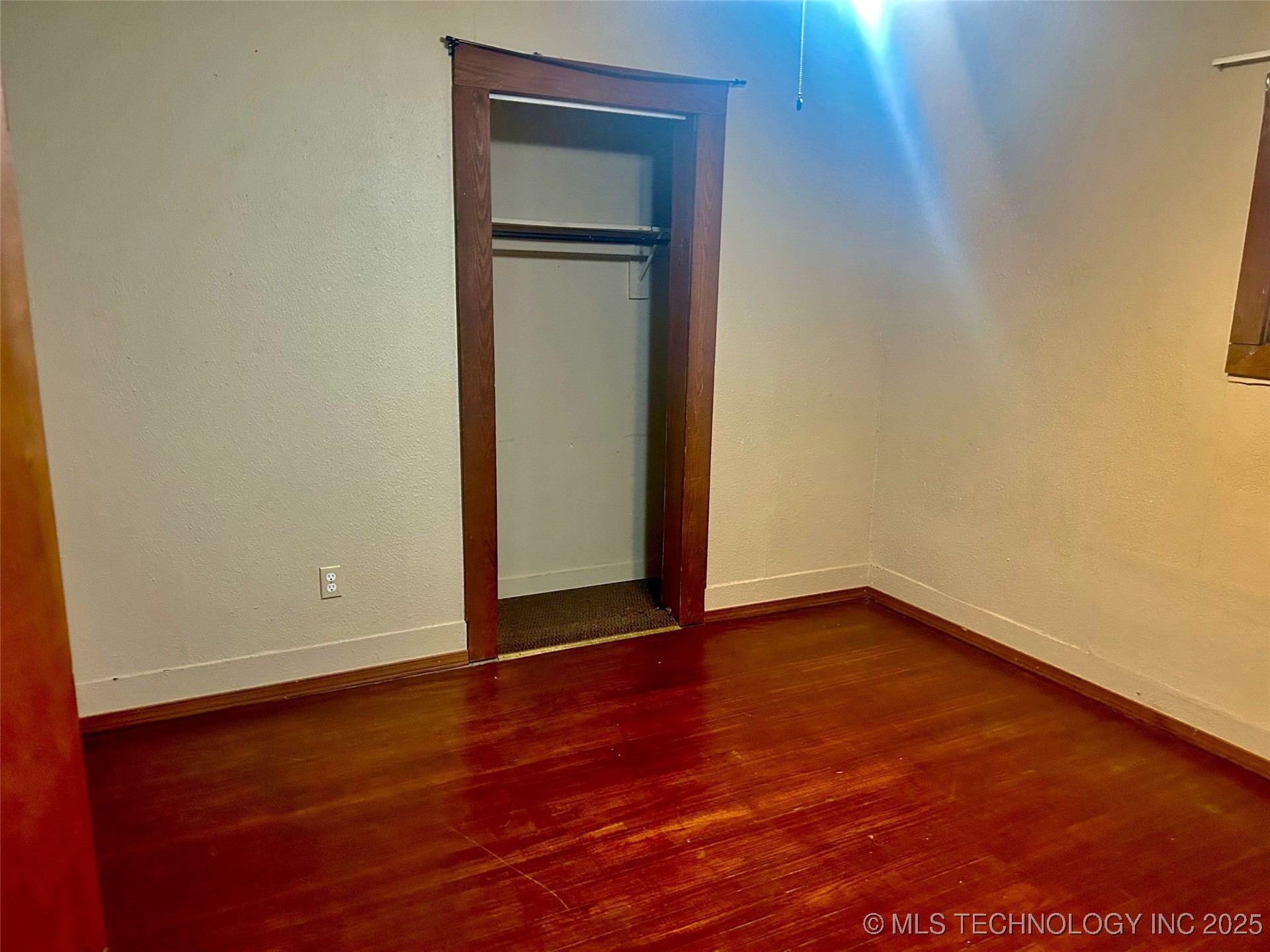 808 E 14 Street Property Photo 8
