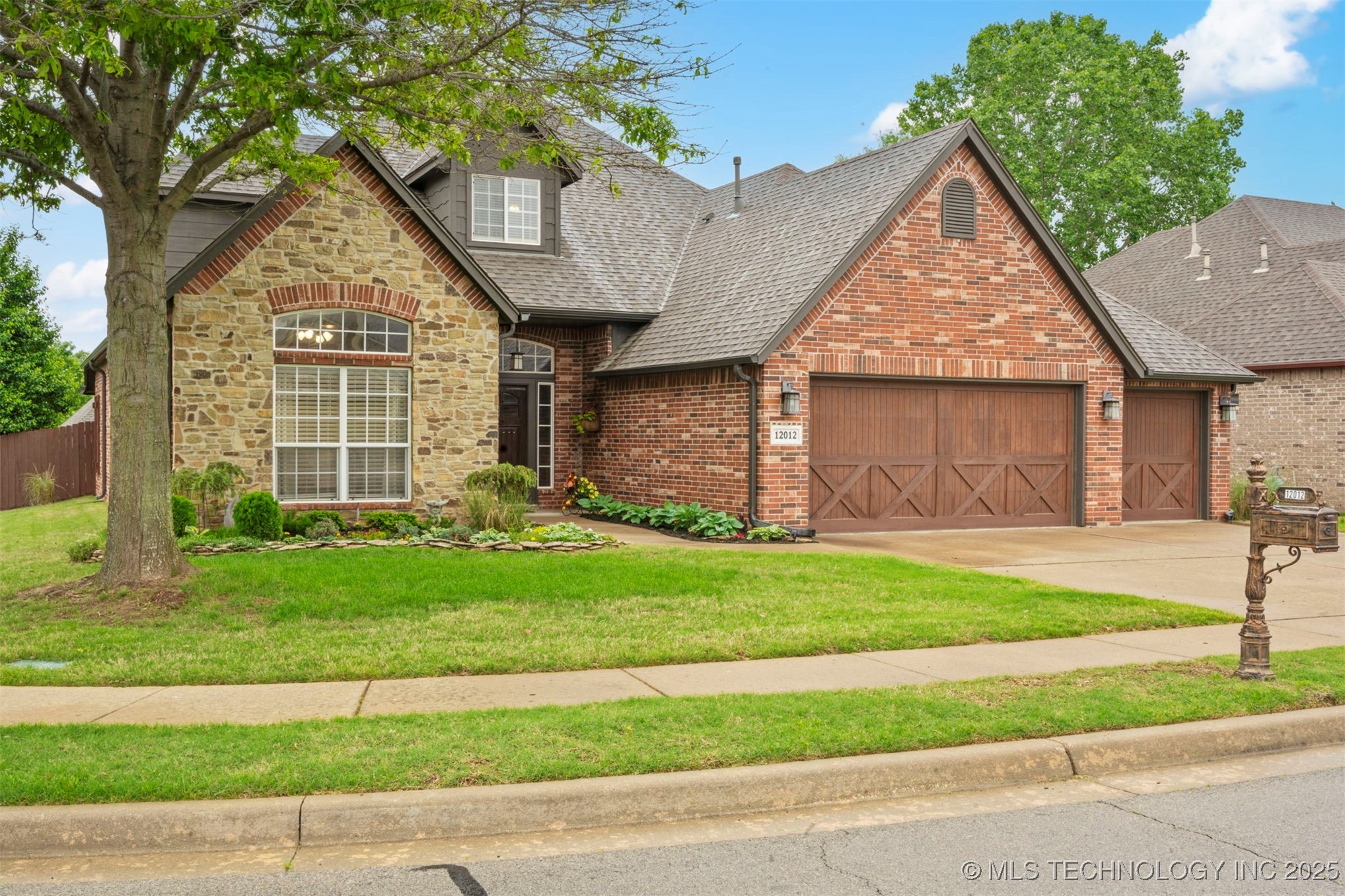 12012 S Sycamore Street Property Image
