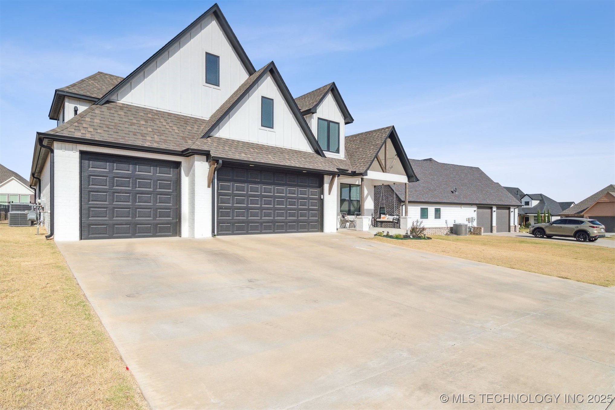 3030 N Dogwood Drive Property Photo 1