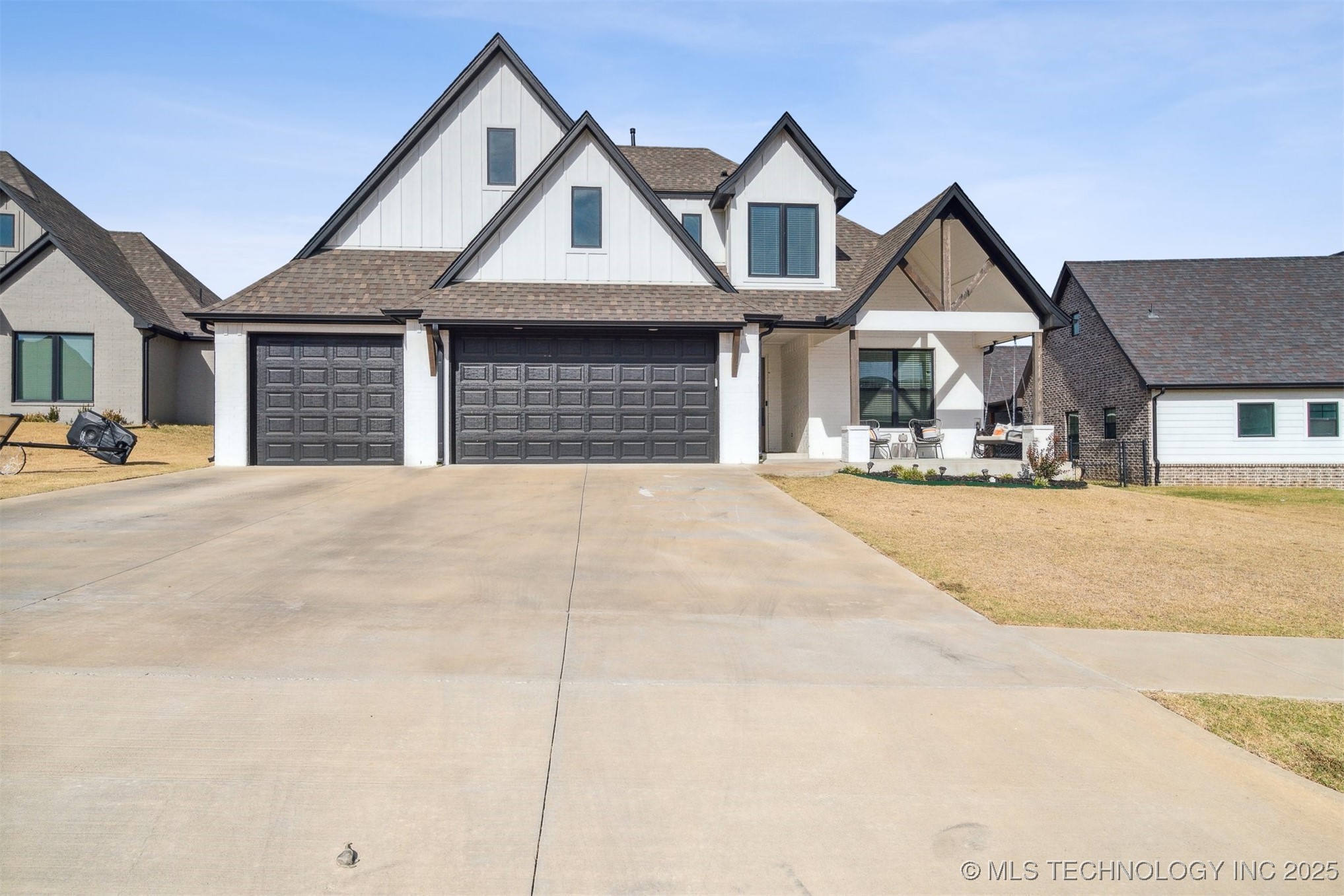 3030 N Dogwood Drive Property Photo 2