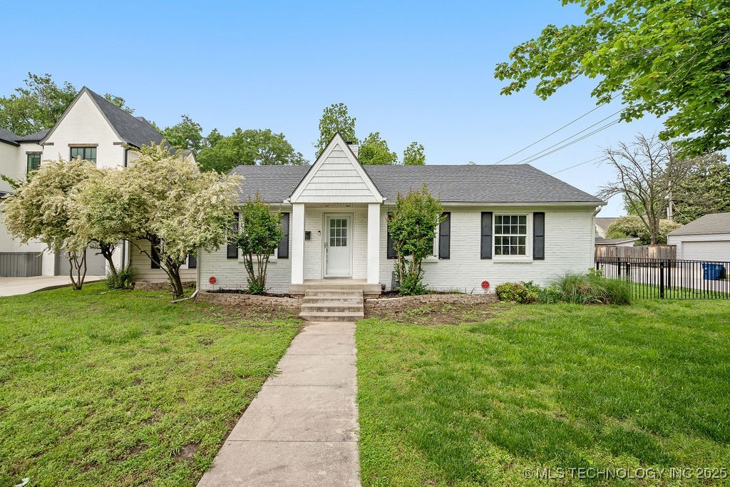 1343 E 37th Place Property Photo 1