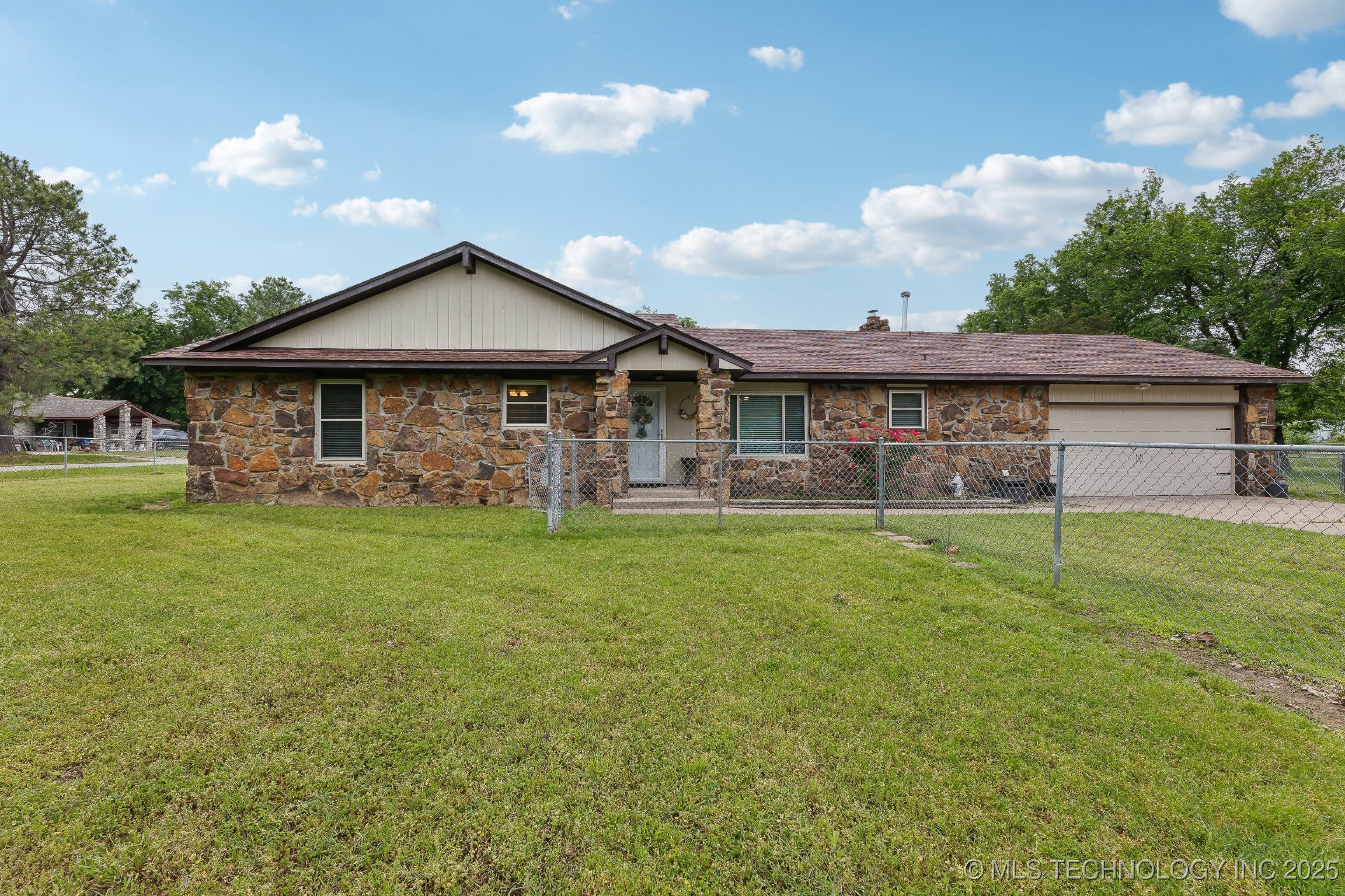 2305 S 273rd East Avenue Property Photo 1