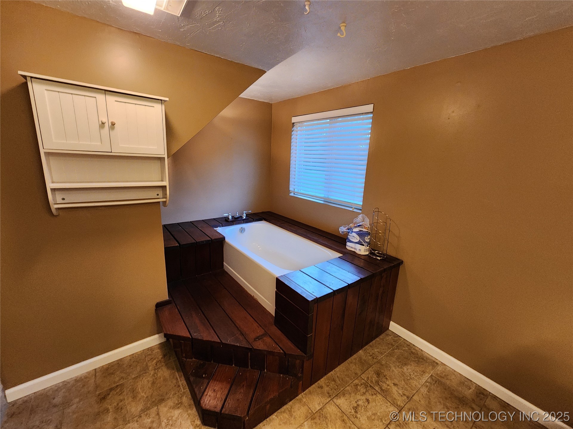 14360 County Road 3505 Loop Property Photo 40